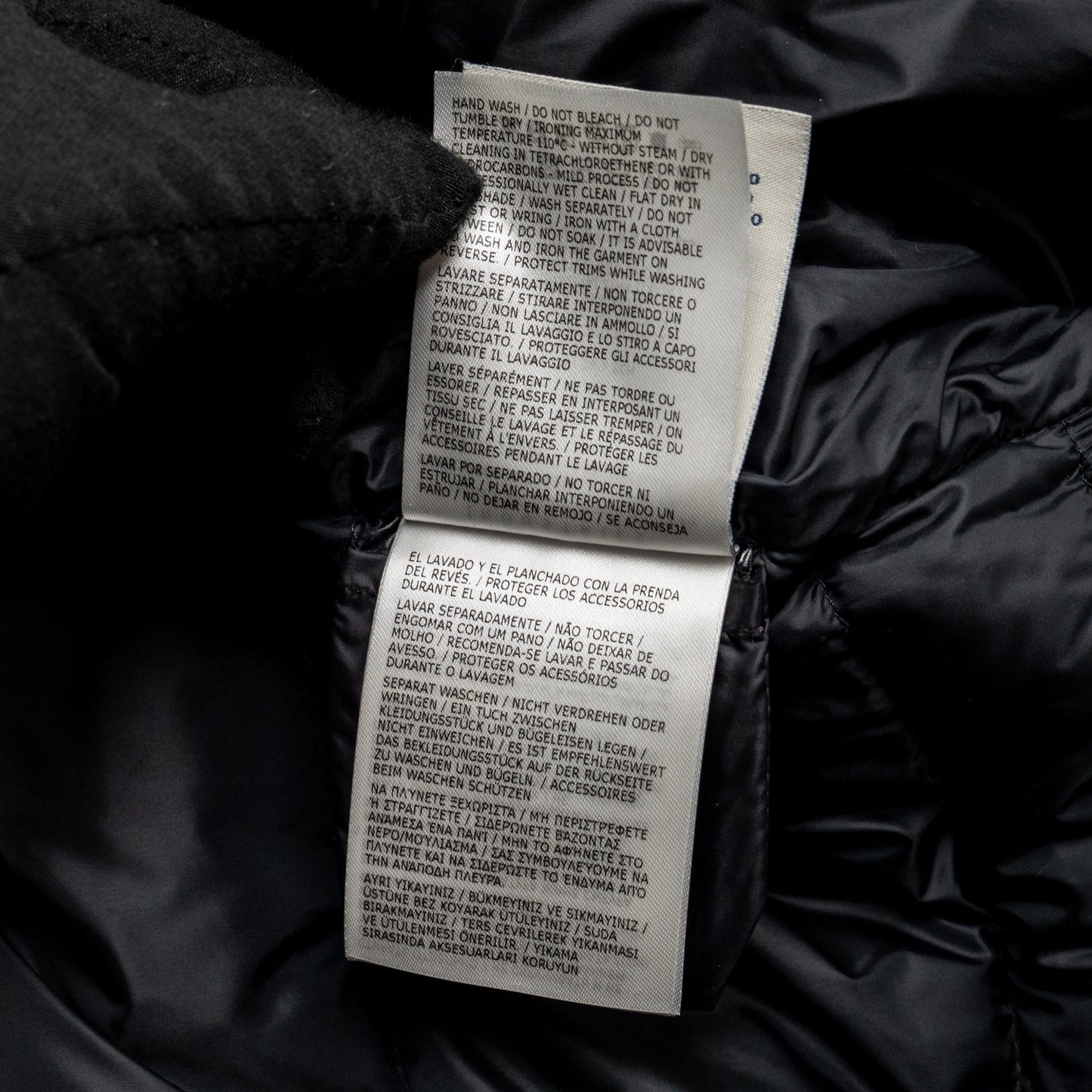 Moncler Size 0 Avoce Short Down Jacket Black