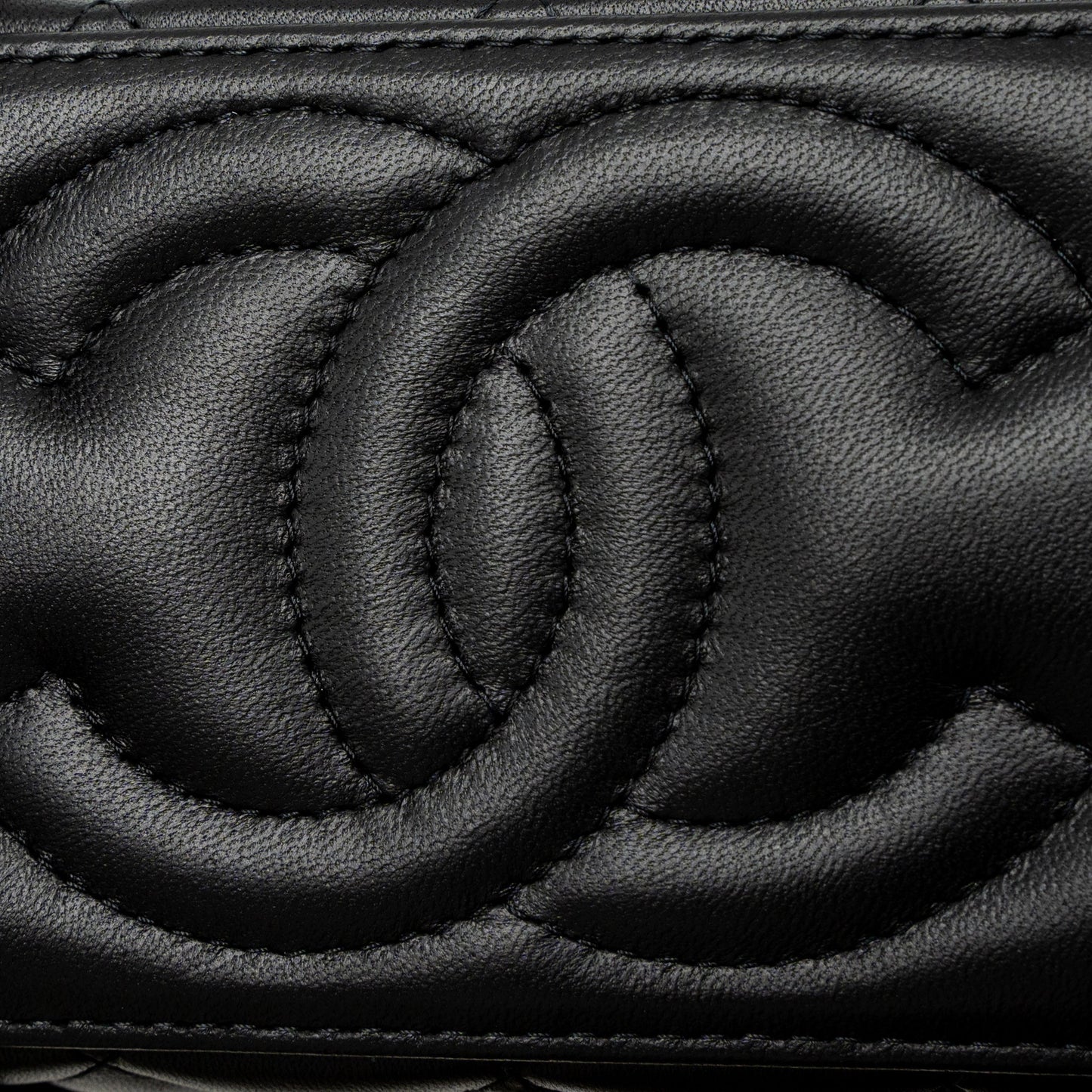 Chanel Pearl Crush Long Vanity with Chain Lambskin Black GHW (Microchip)