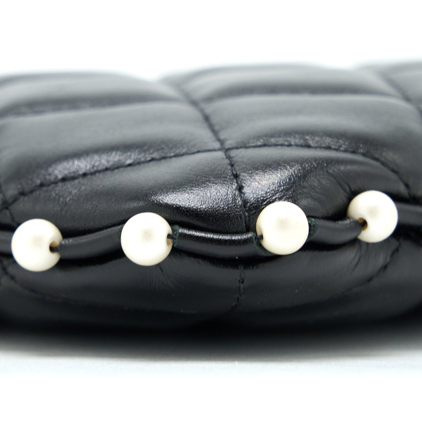 Chanel O-Case Pouch Pearl/Aged Calfskin Black LGHW