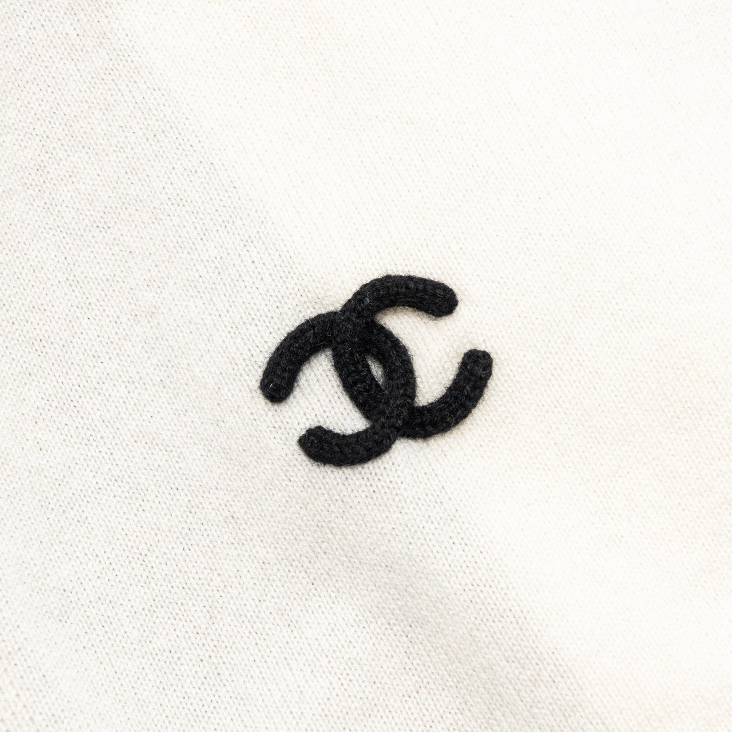Chanel CC Logo Scarf Cashmere Black/White