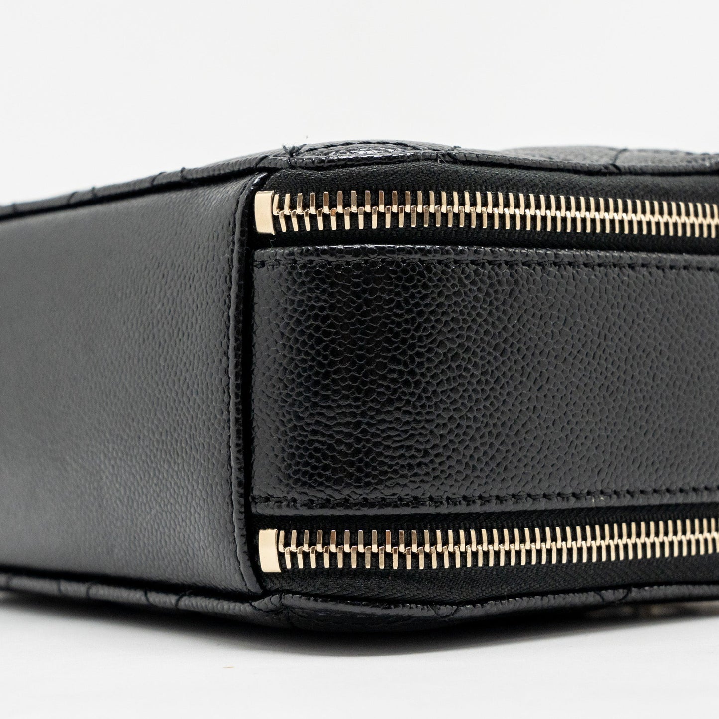 Chanel Logo Detailed Handle Mini Pick Me Up Vanity Case Caviar Black GHW (Microchip)