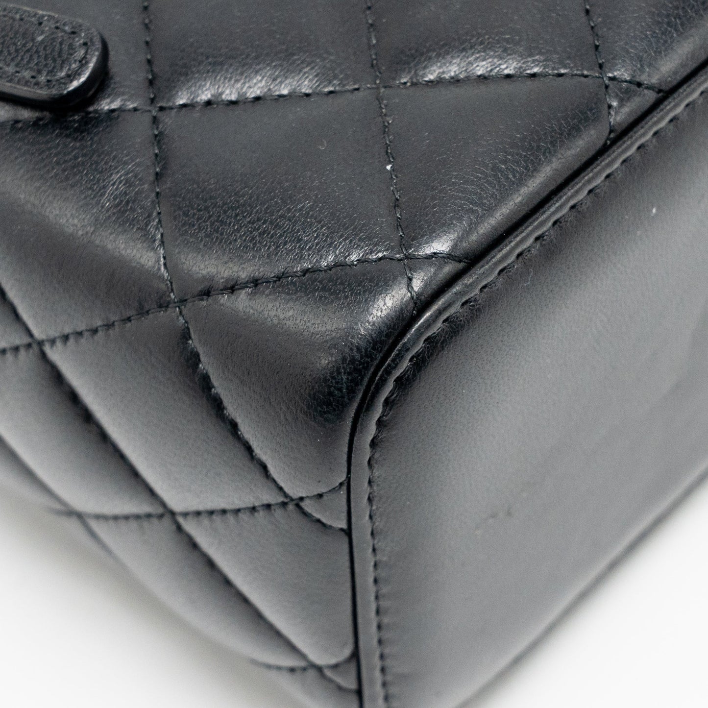 Chanel pearl crush long vanity with chain lambskin black GHW