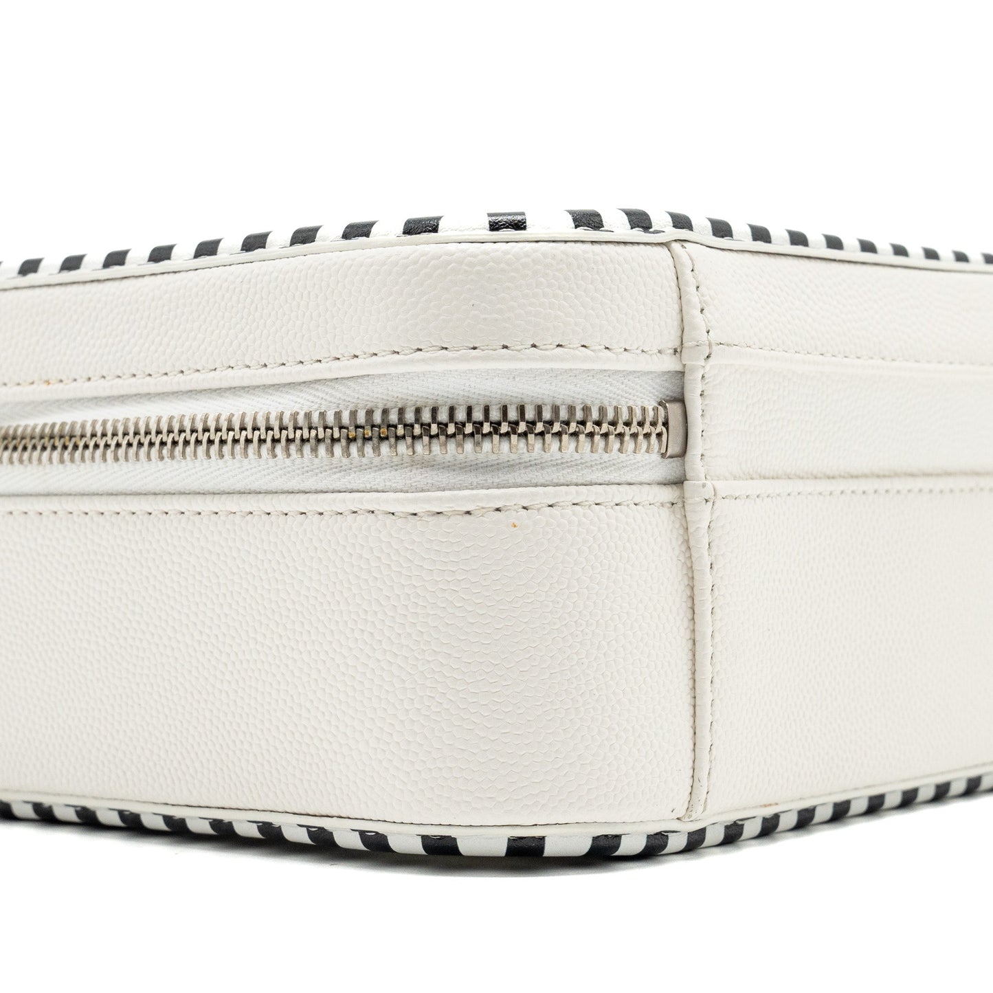 Chanel medium filigree camera bag caviar white/black SHW