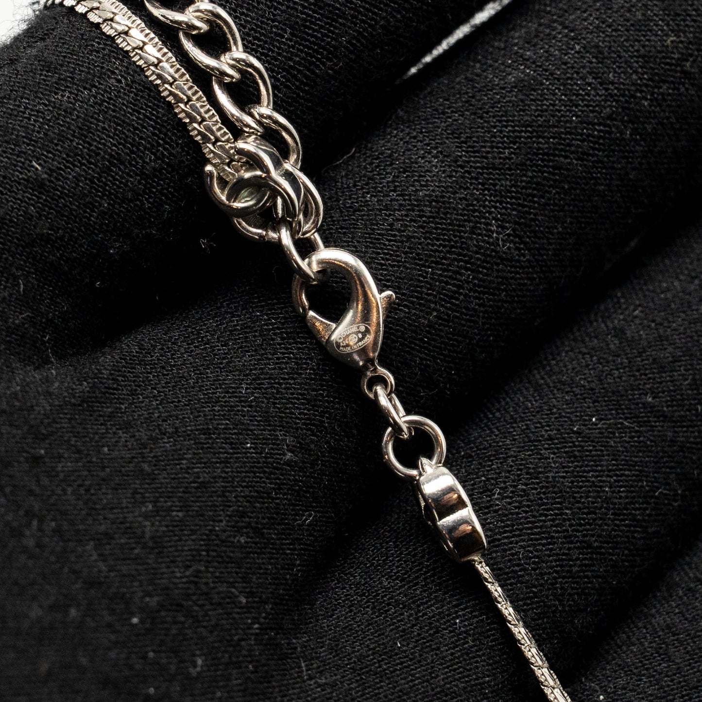 Chanel Mini CC logo 7 motif necklace silver tone