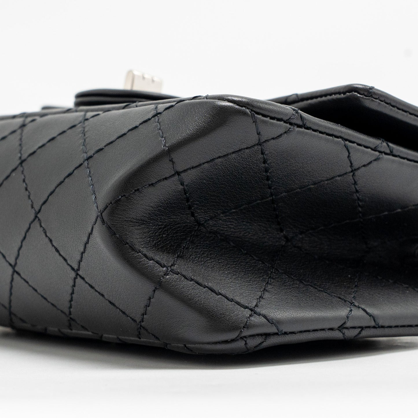 Chanel MINI 2.55 reissue aged calfskin black SHW (Microchip)