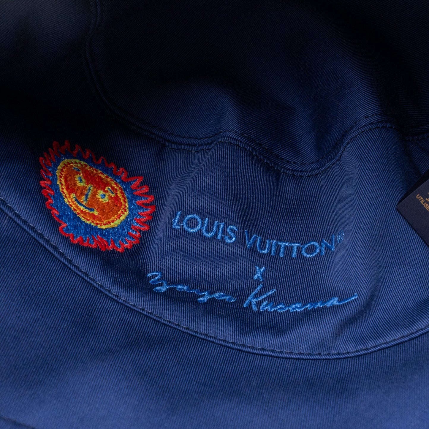 Louis Vuitton Size L Yayoi Kusama Reversible Faces Bucket Hat blue/multicolour