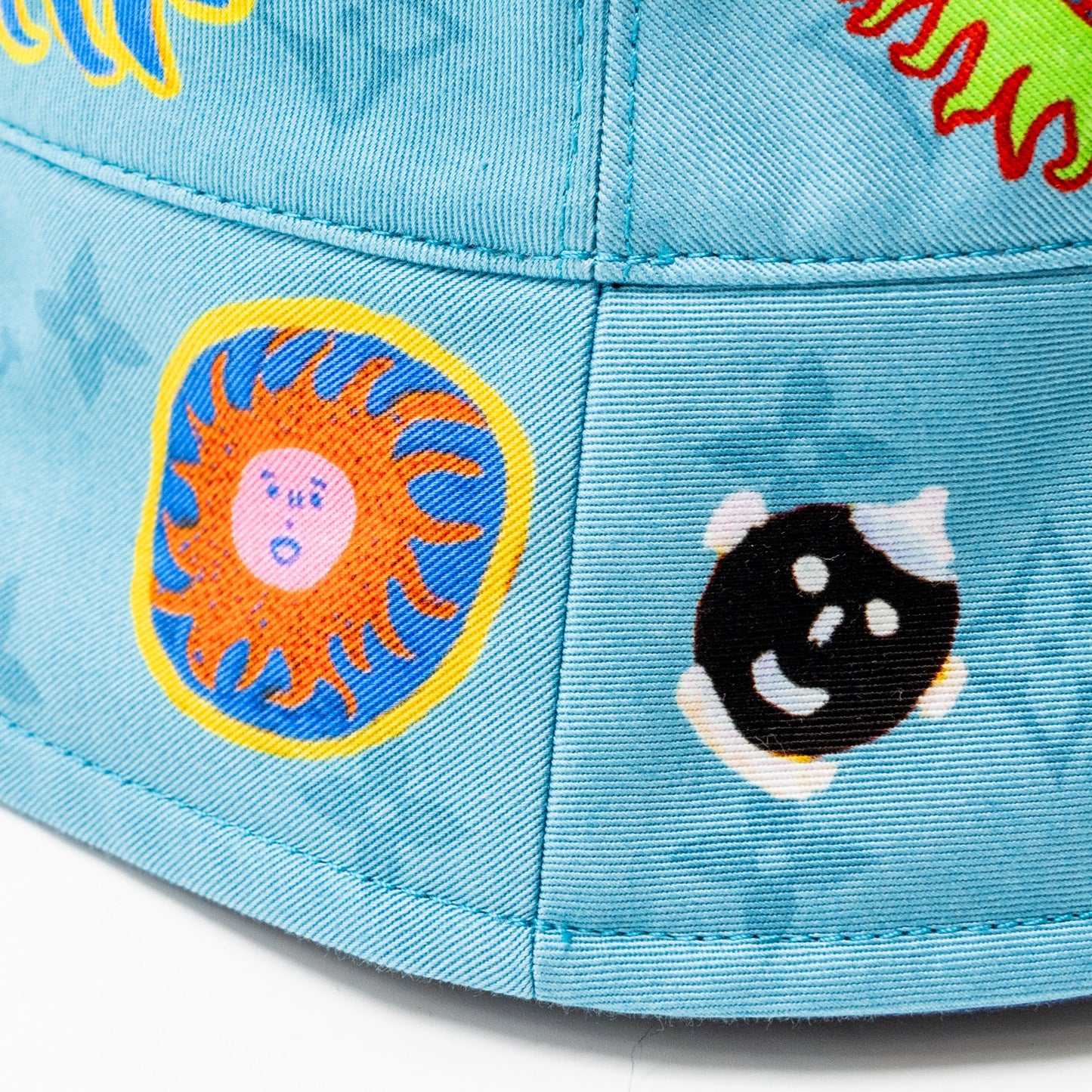 Louis Vuitton Size L Yayoi Kusama Reversible Faces Bucket Hat blue/multicolour