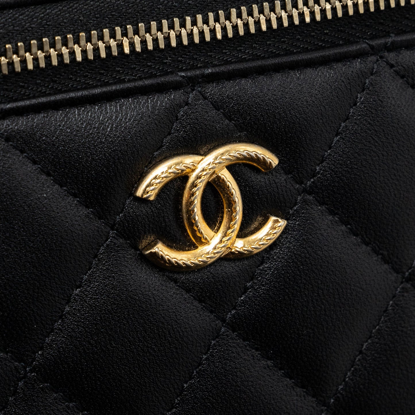 Chanel Detail Top Handle Long Vanity With Chains Lambskin Black GHW(Microchip)