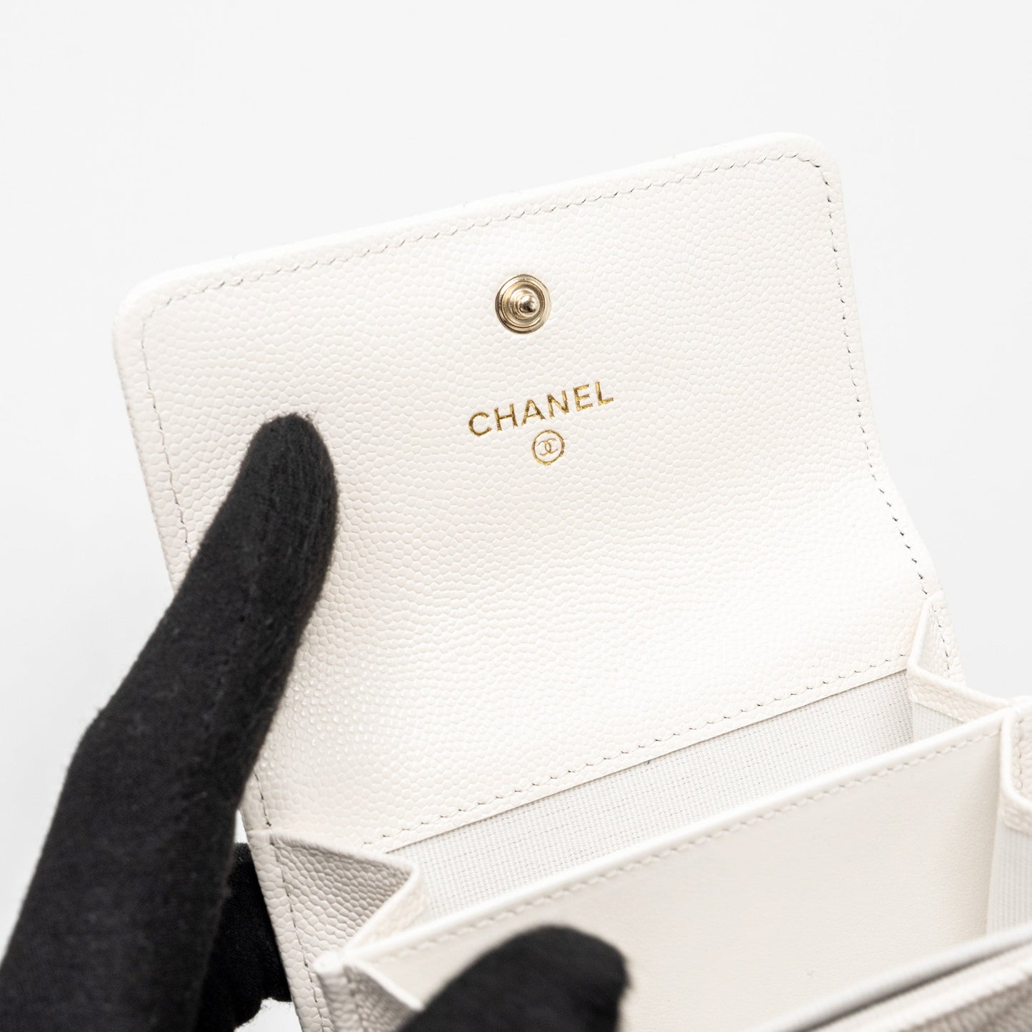 Chanel Detailed CC Logo Classic Card Holder Caviar White SHW (Microchip)