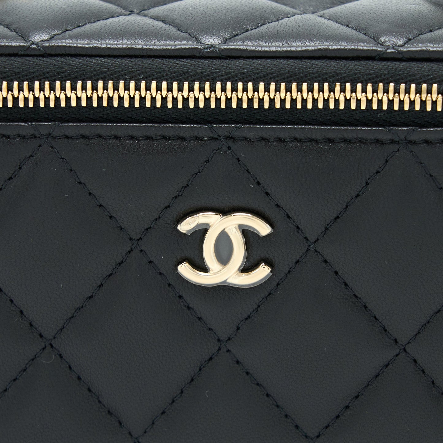 Chanel 23C Pearl Crush Long Vanity Lambskin Black LGHW (Microchip)
