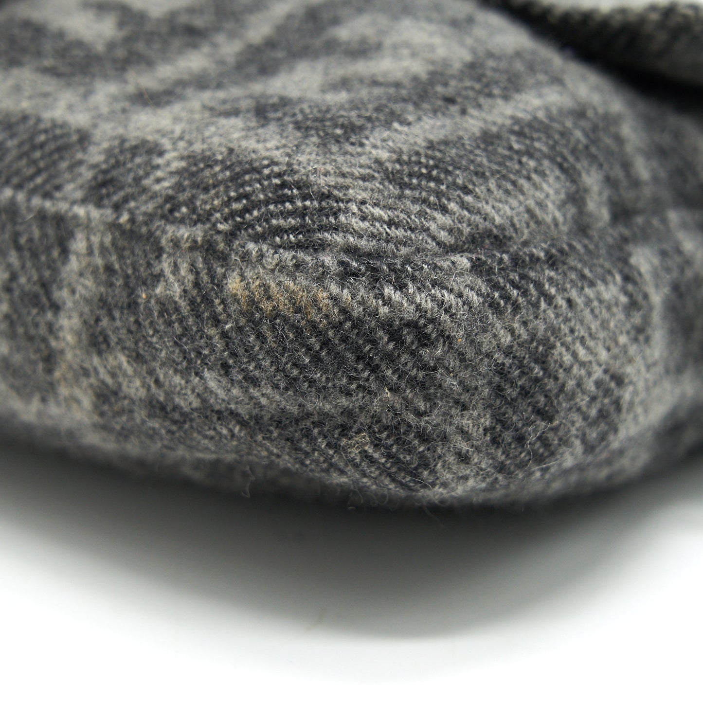 FENDI BAGUETTE IN SOFT TWEED GREY