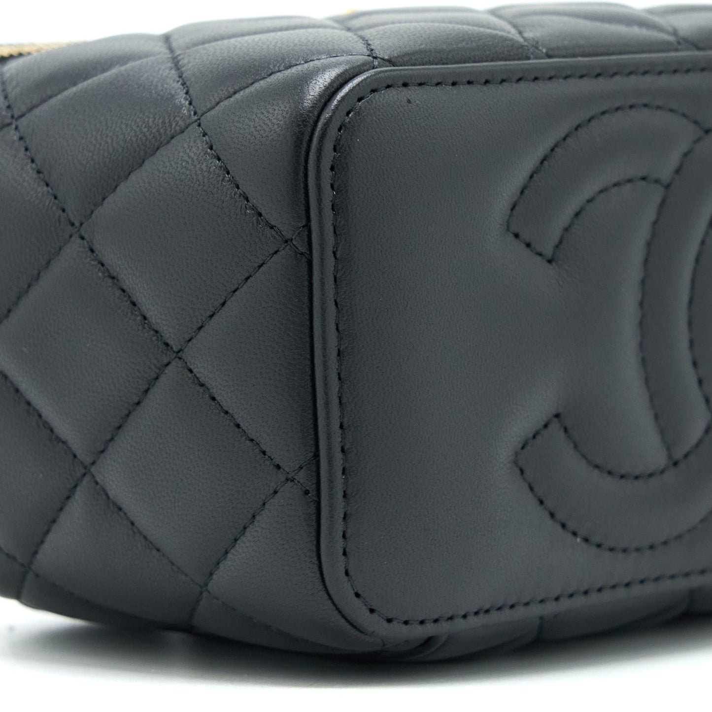 Chanel Pearl Crush Long Vanity with Chain Lambskin Black GHW (Microchip)