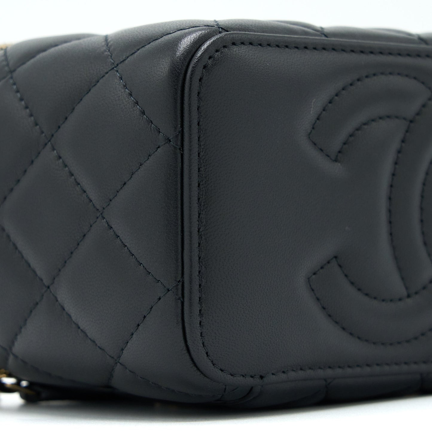 Chanel 22B Pearl Crush Long Vanity with Chain Lambskin Black GHW (Microchip)