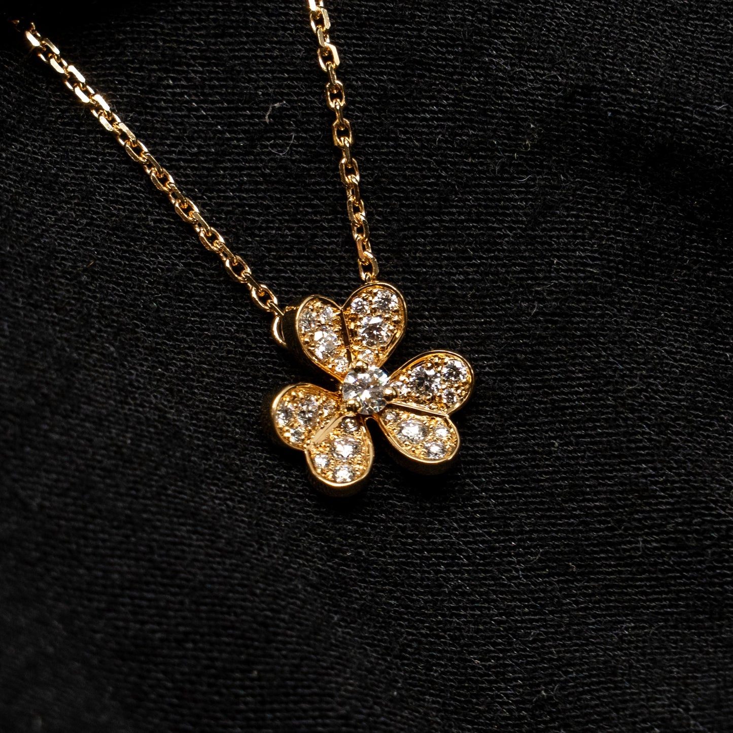 Van Cleef & arpels frivole pendant, mini model yellow gold diamonds