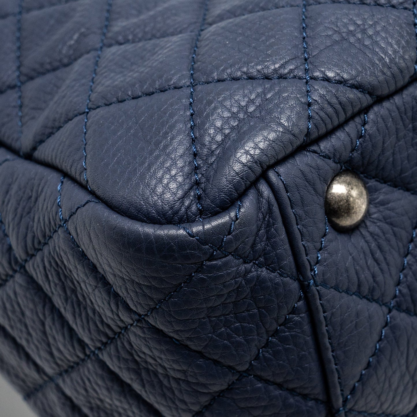 Chanel XXL airline classic flap bag grained calfskin dark blue ruthenium hardware