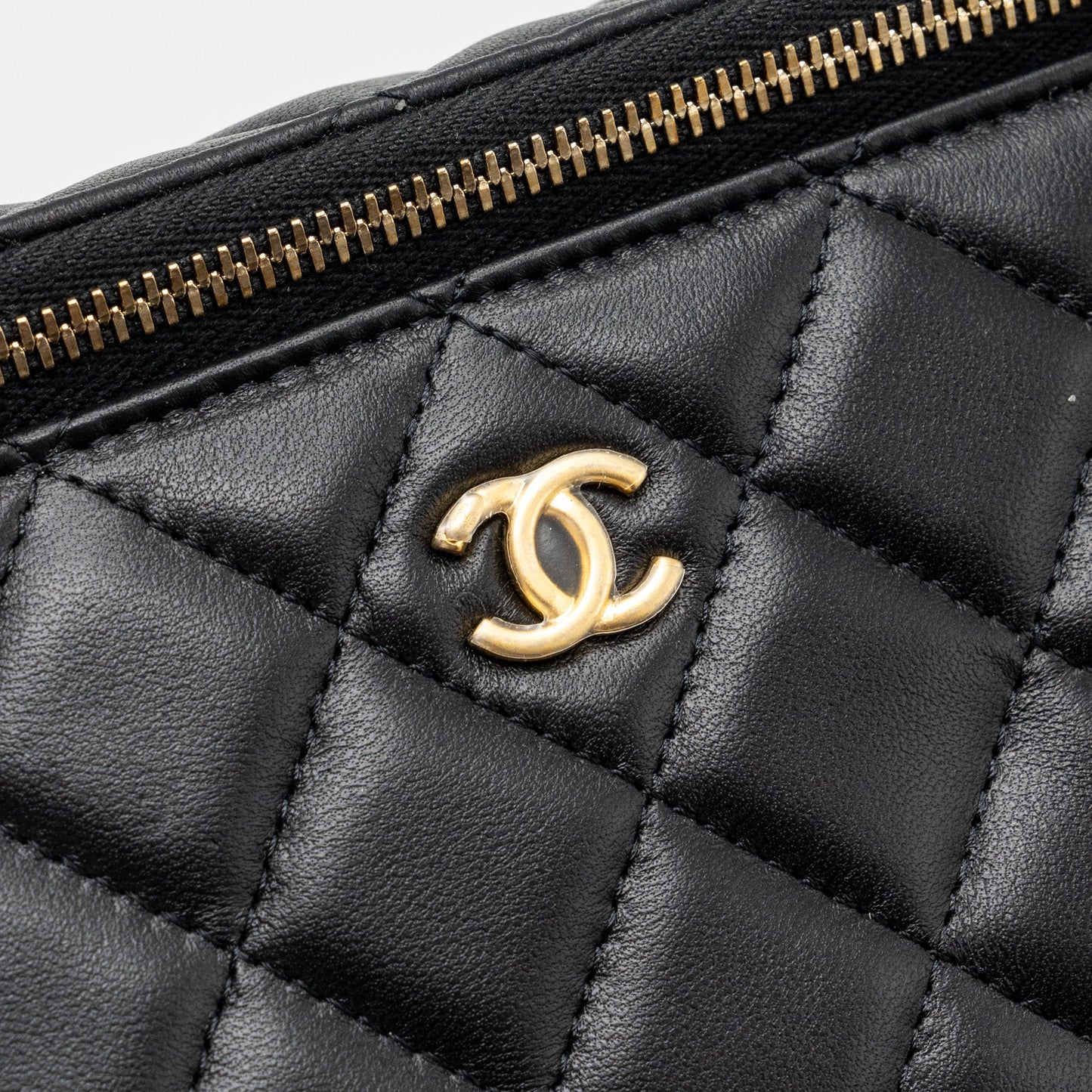 Chanel pearl crush long vanity case lambskin black GHW (Microchip)