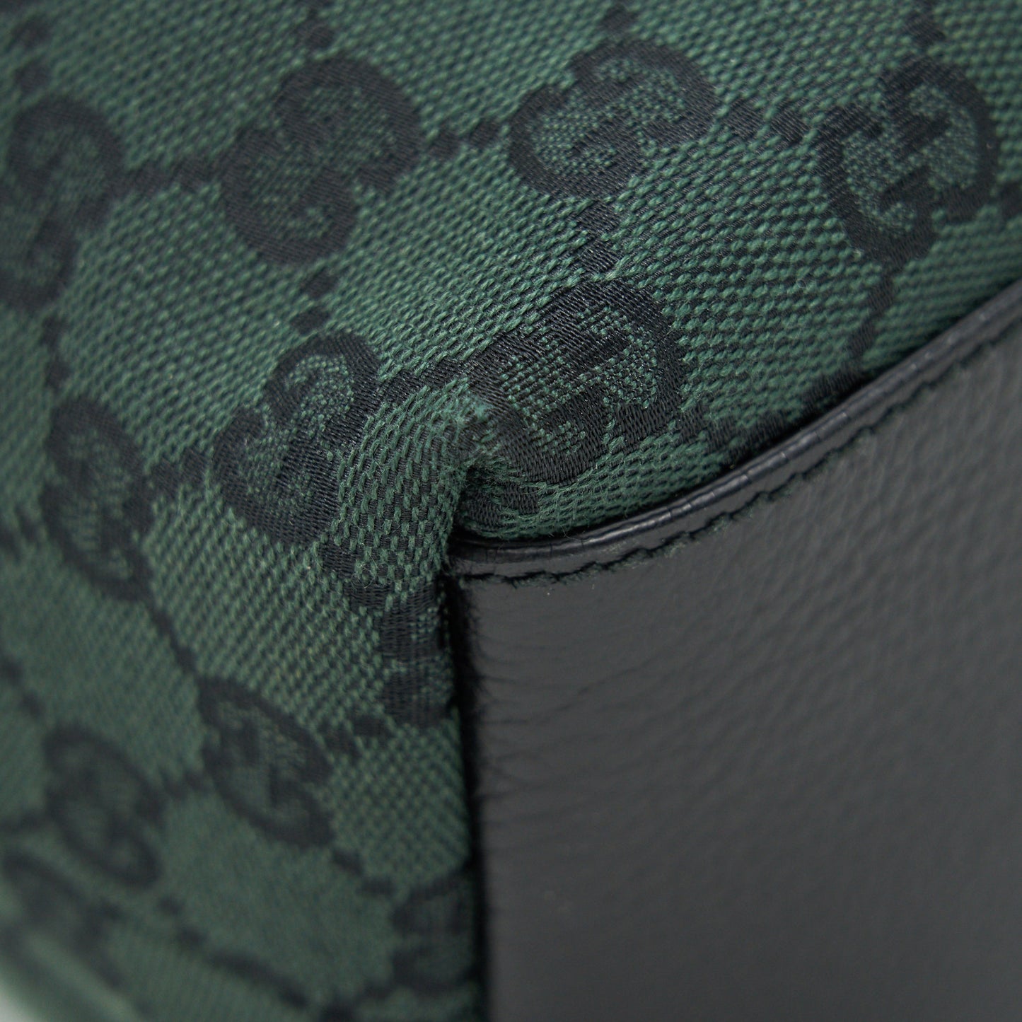 Gucci GG Canvas shopping Bag dark green / black
