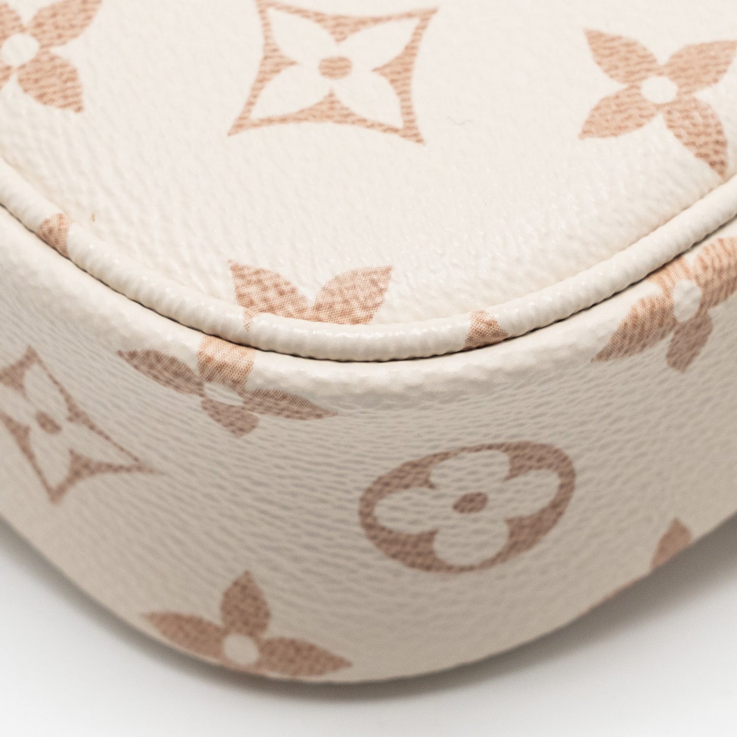 Louis Vuitton Ivy wallet on chain Monogram canvas beige/ cream GHW