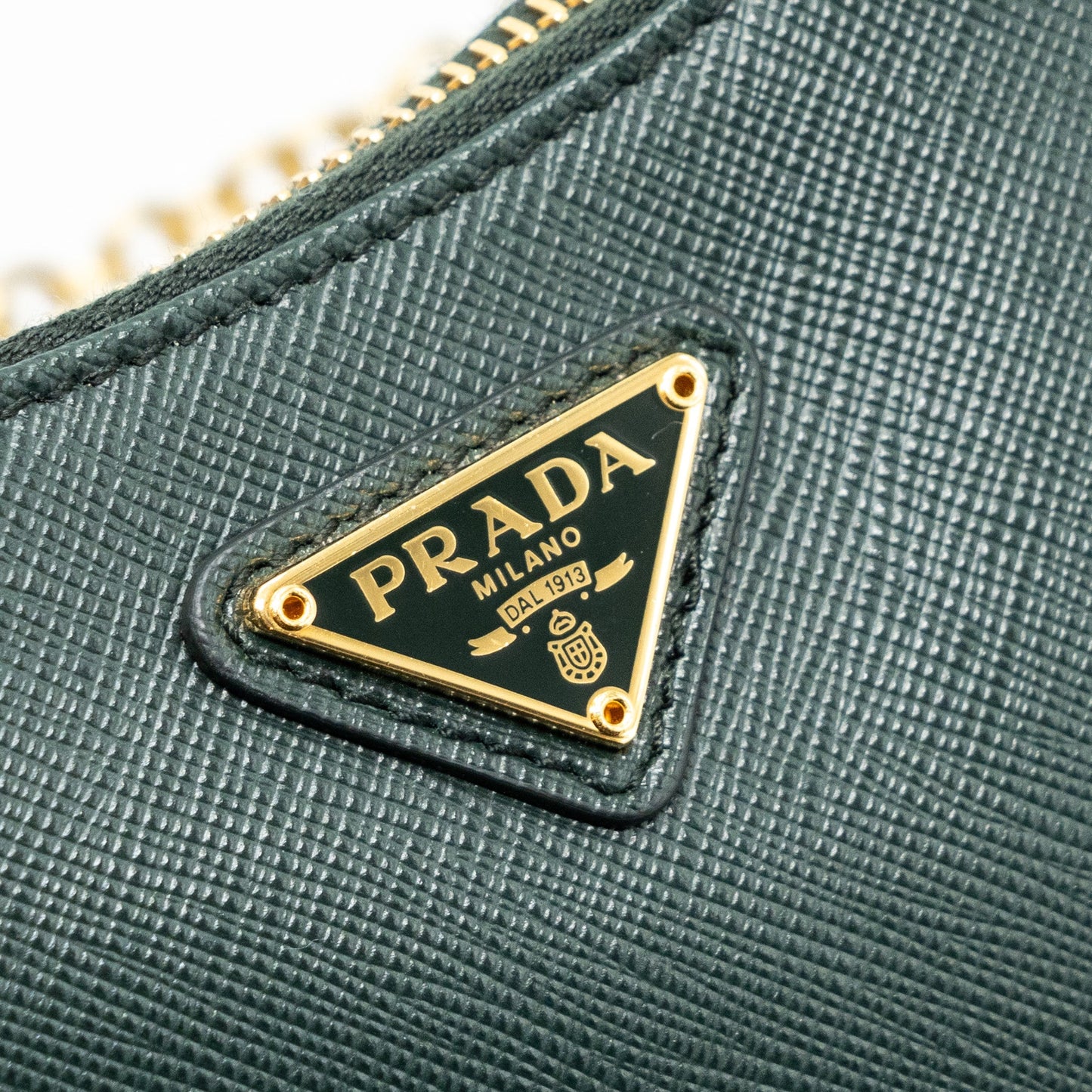 Prada Re-edition 2005 saffiano dark green GHW