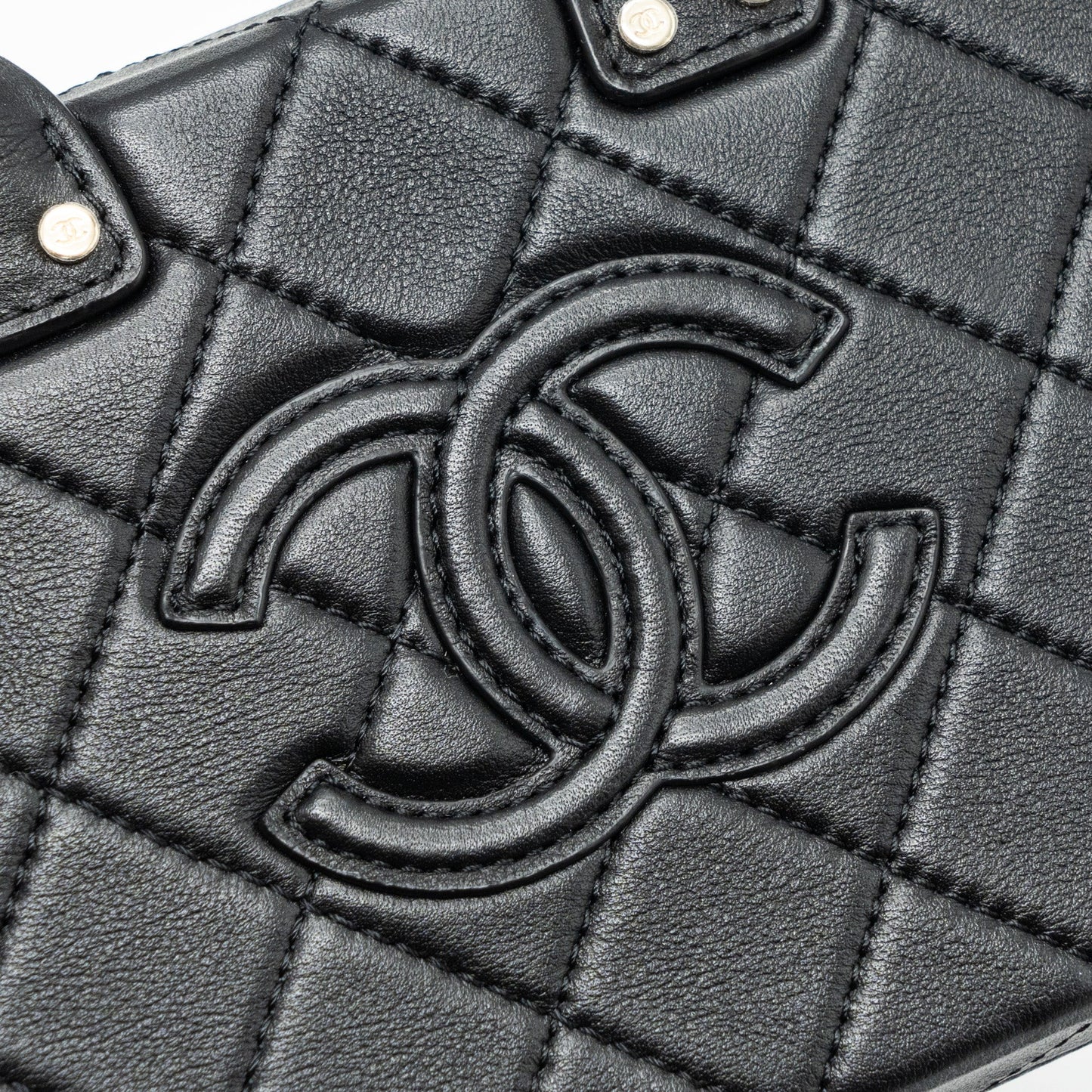 Chanel 22b Top Handle Small Vanity Case Calfskin Black GHW(Microchip)