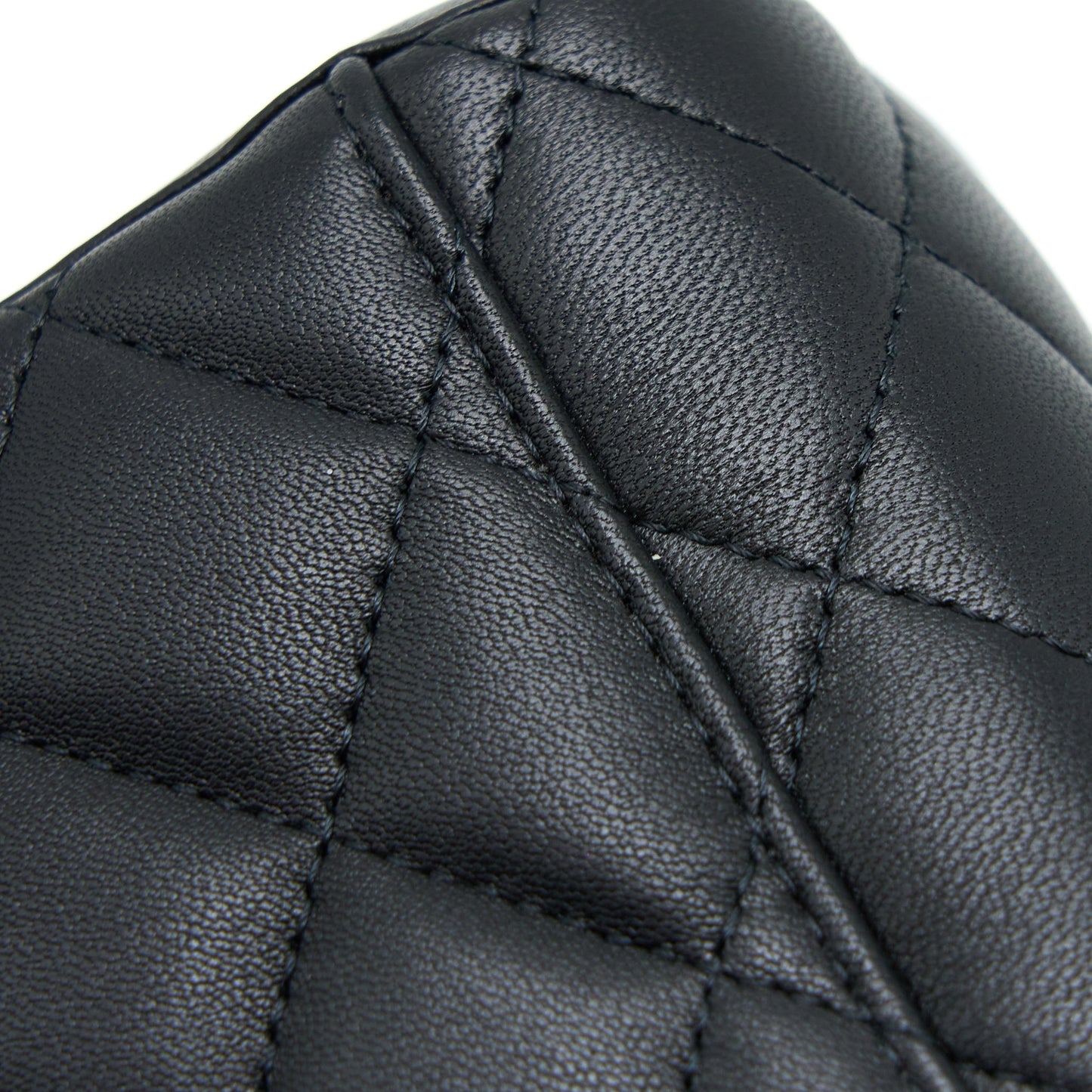 Chanel 23C Pearl Crush Long Vanity Lambskin Black LGHW (Microchip)