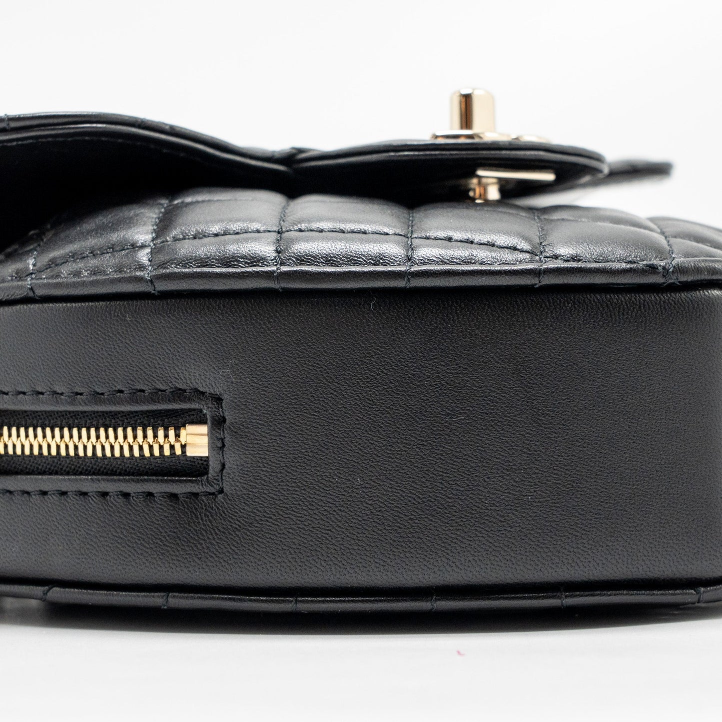 Chanel 22s Heart Bag Lambskin Black LGHW (Microchip)