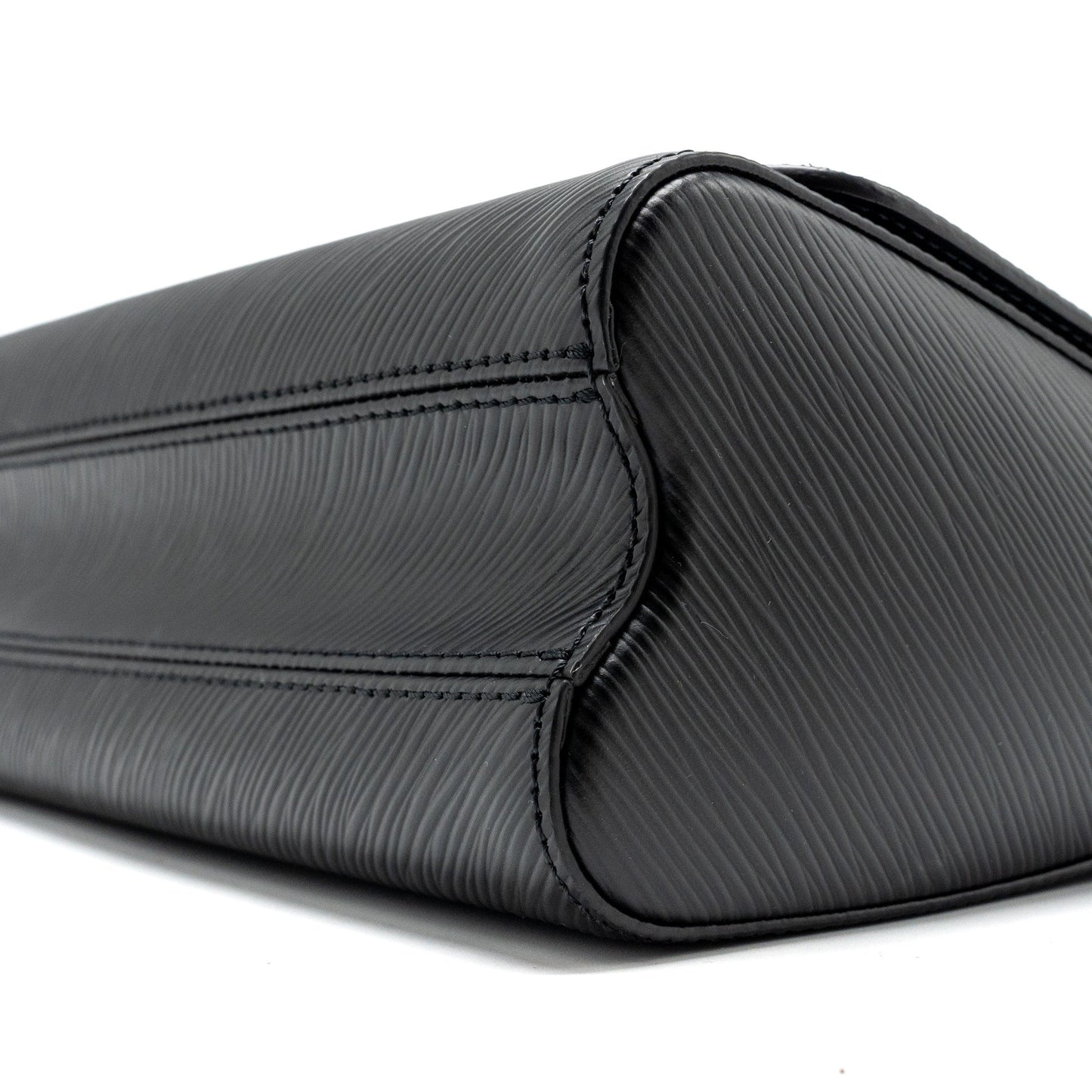 Louis Vuitton twist MM epi black GHW