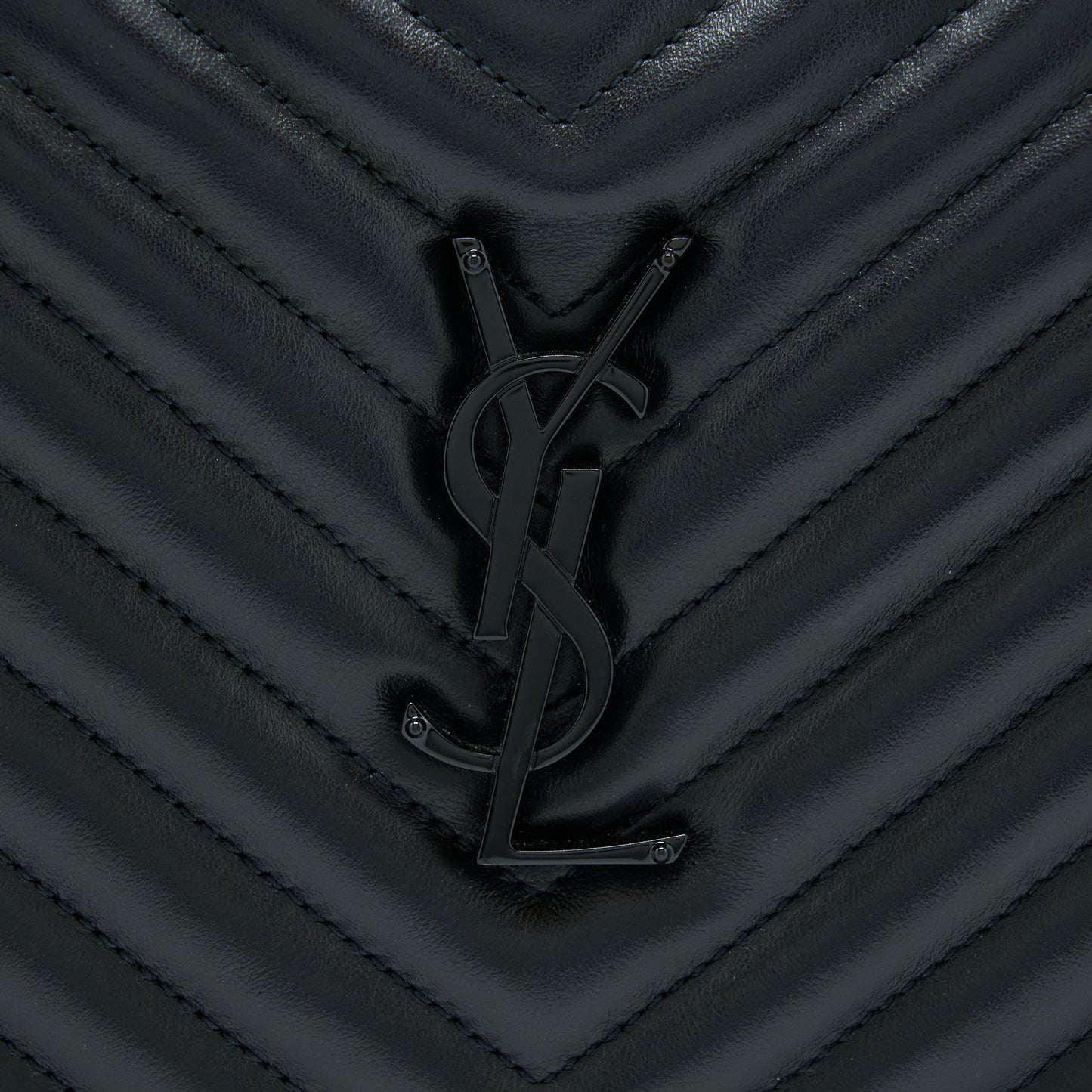 Saint Laurent/YSL Lou Camera Bag Calfskin So Black