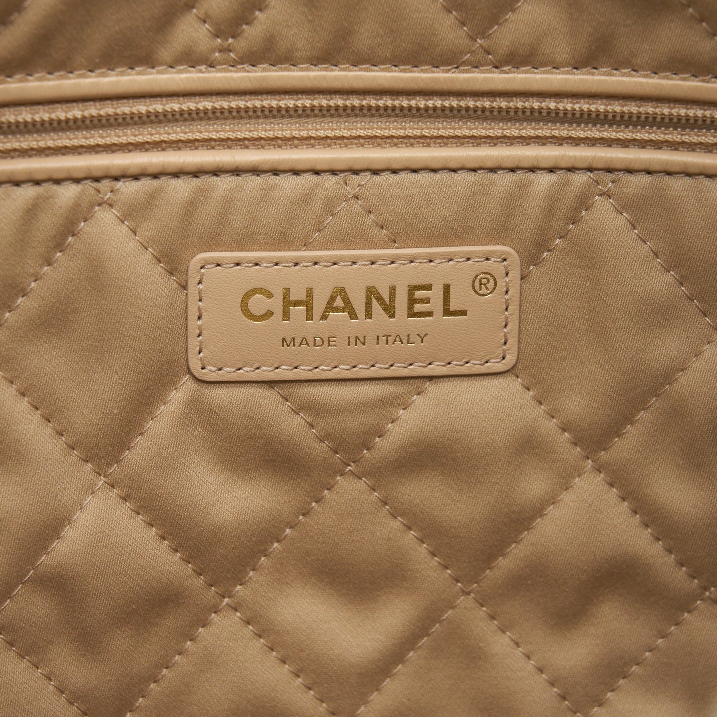Chanel Medium 22 Bag Shiny Calfskin White GHW (Microchip)
