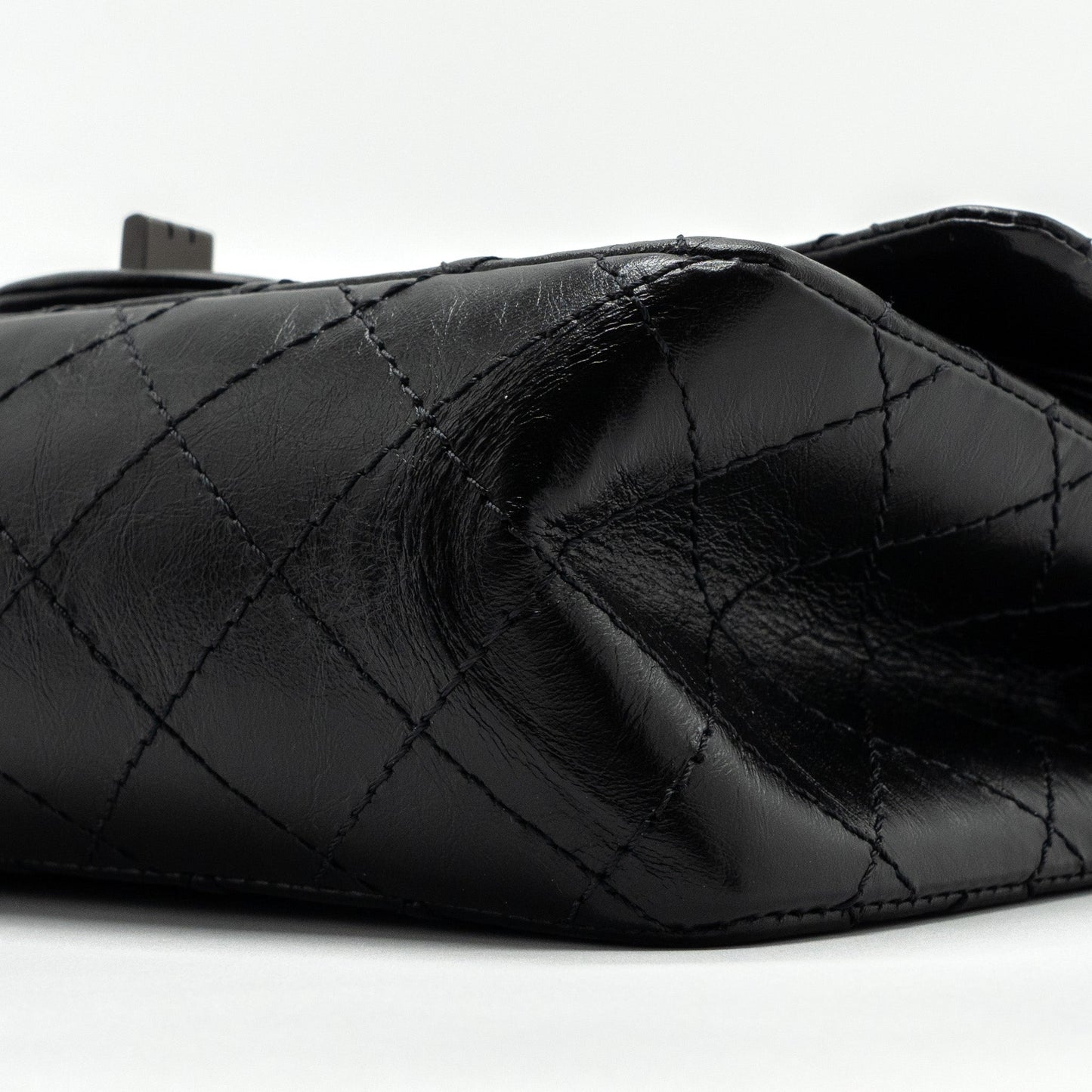 Chanel Small 2.55 225 Reissue Flap Bag Aged Calfskin black with black hardware (microchip)