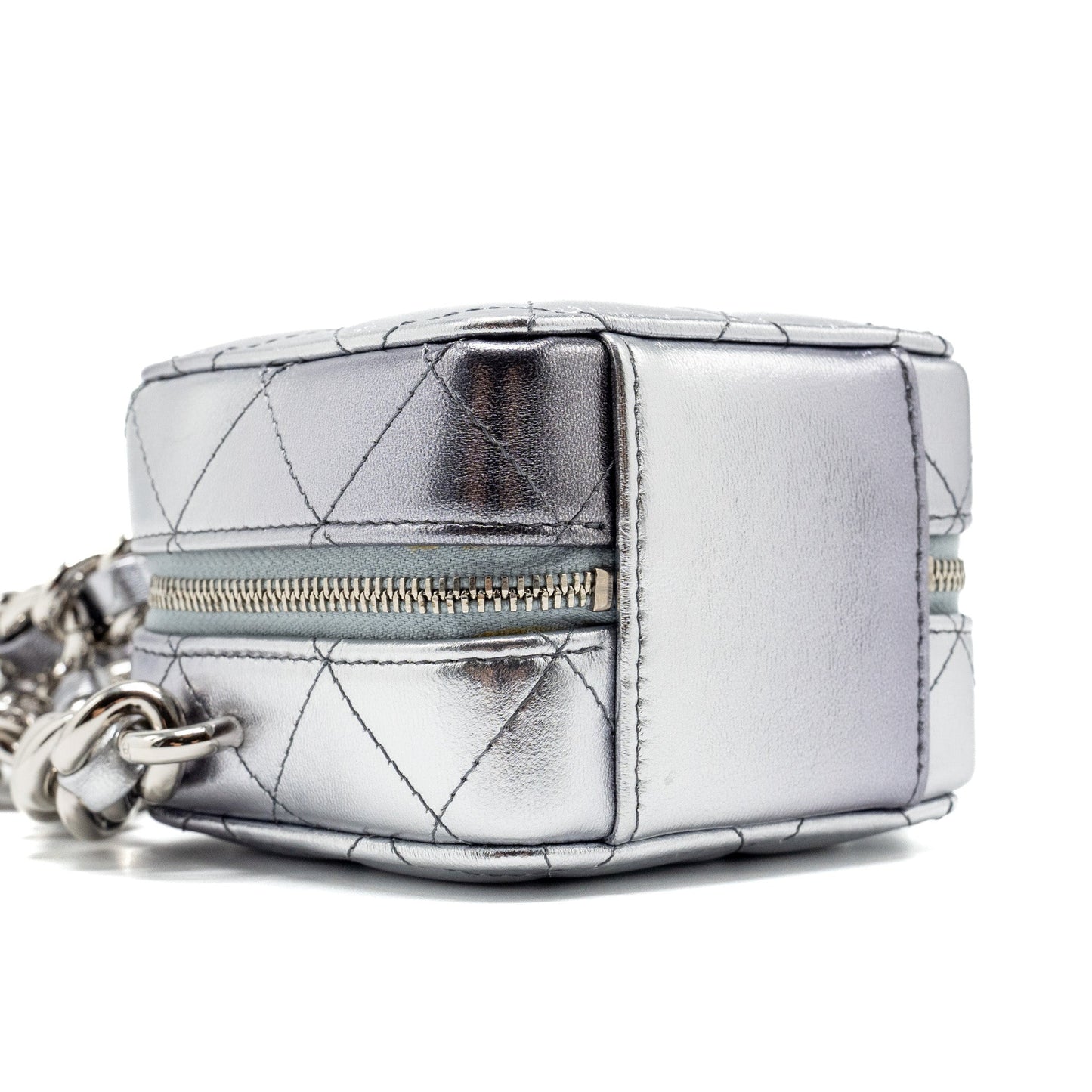 Chanel 22c coco punk purse with giant chain lambskin metallic silver/black SHW