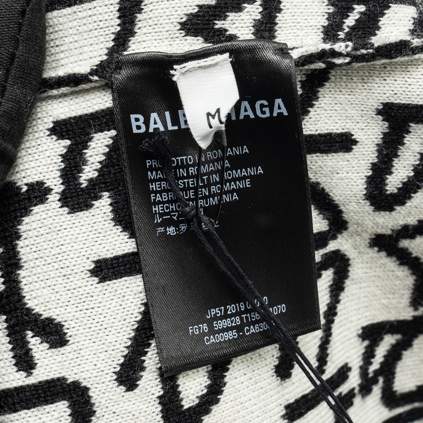 Balenciaga Size M Long Sleeve Sweater Virgin Wool Black/White