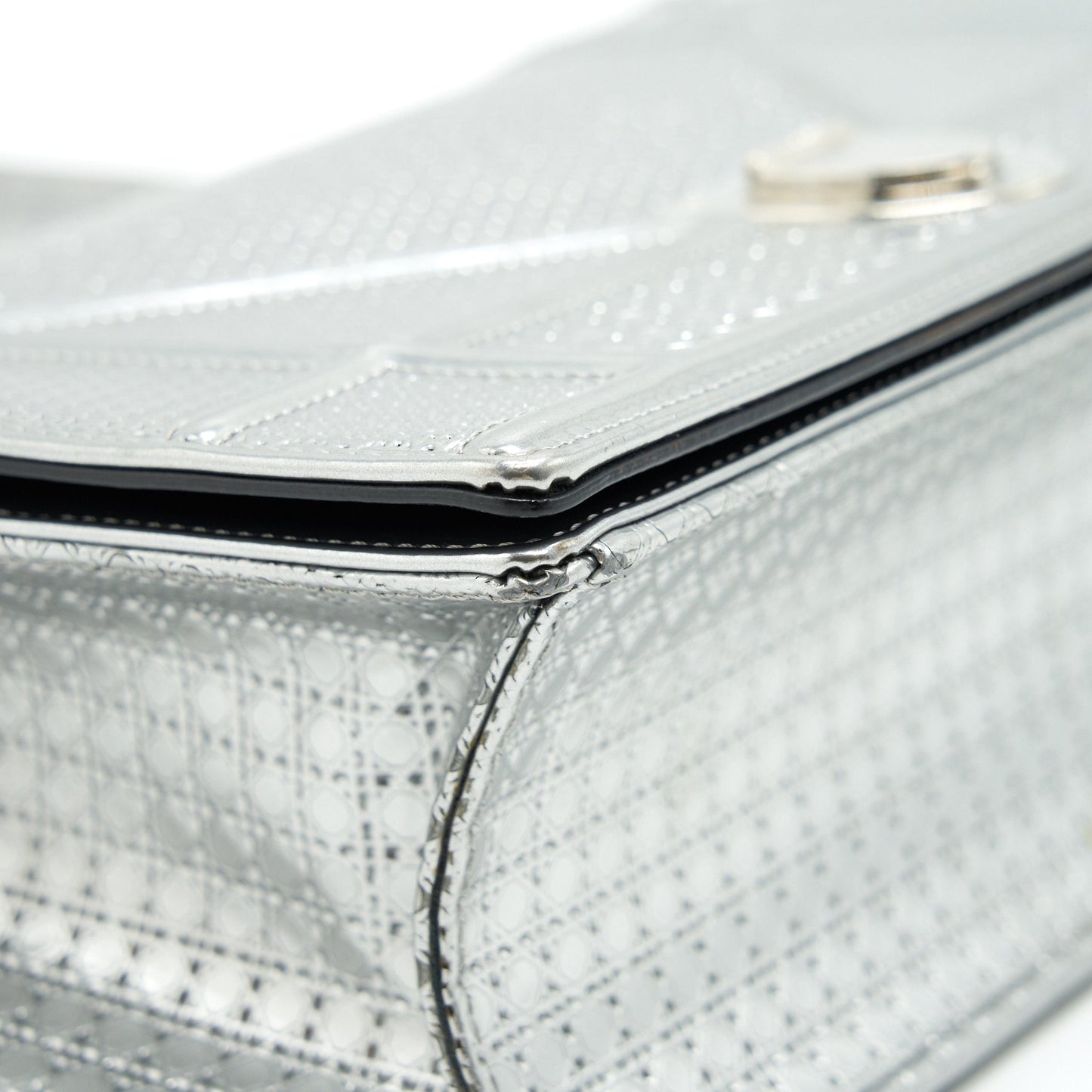 CHRISTIAN DIOR DIORAMA MEDIUM IN METALLIC SILVER WITH SHW