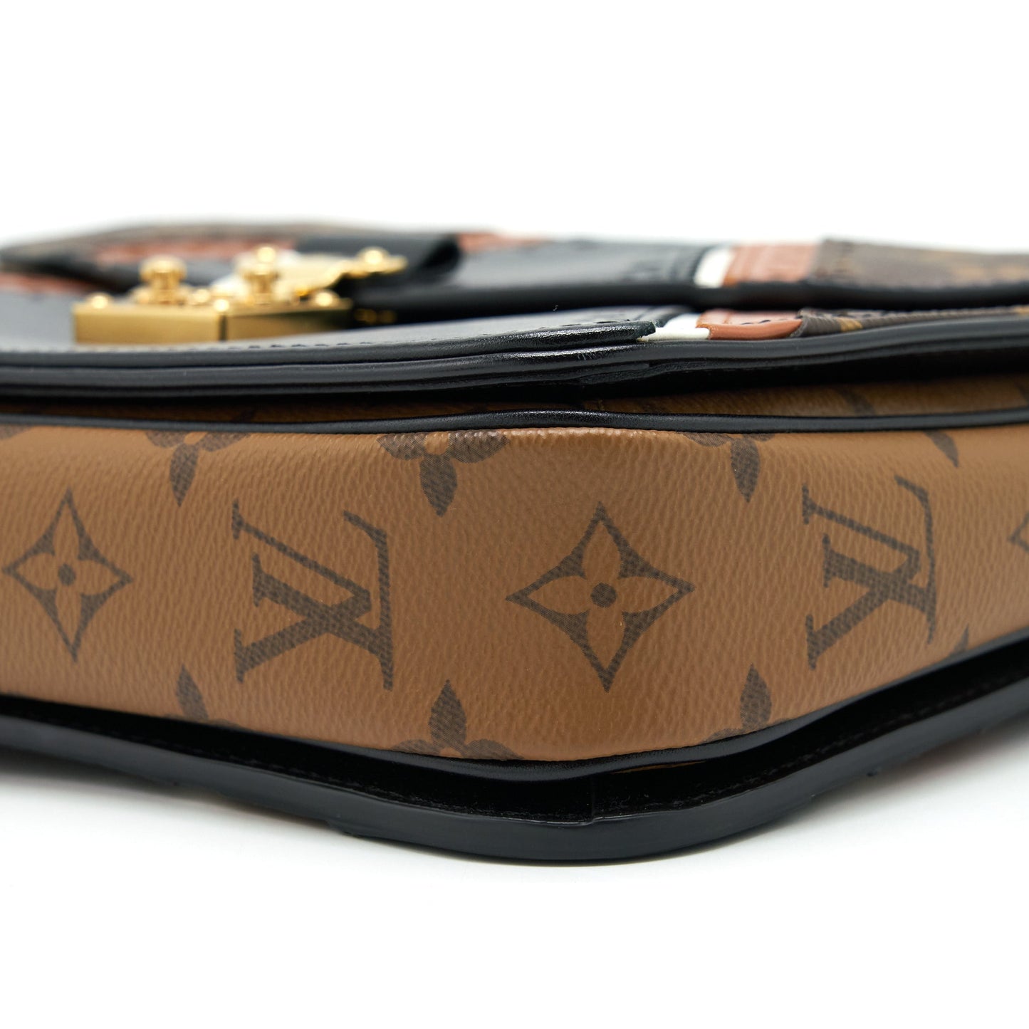Louis Vuitton Pochette Metis Limited Edition Brogue Year 2017