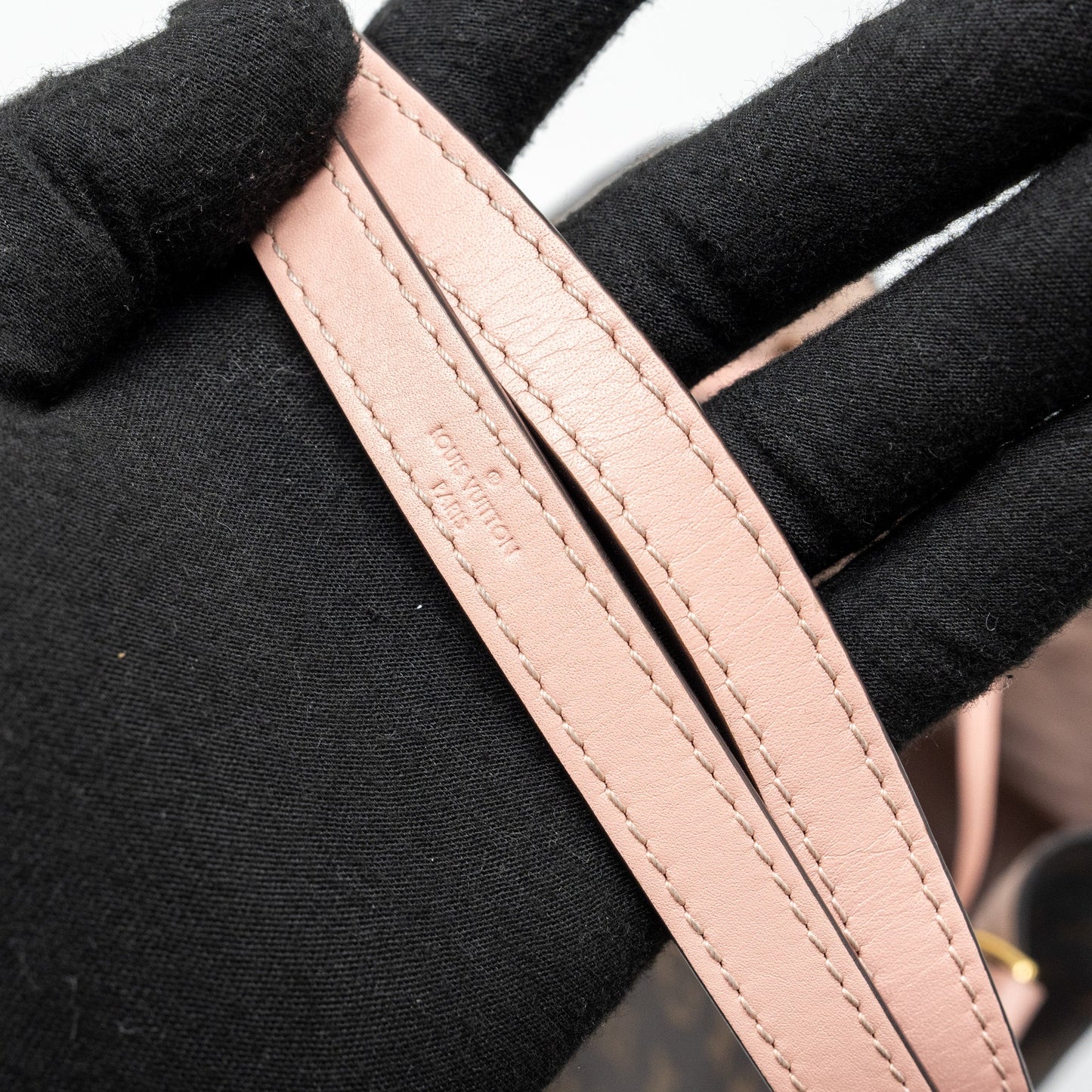 Louis Vuitton Neonoe monogram canvas / rose poudre GHW