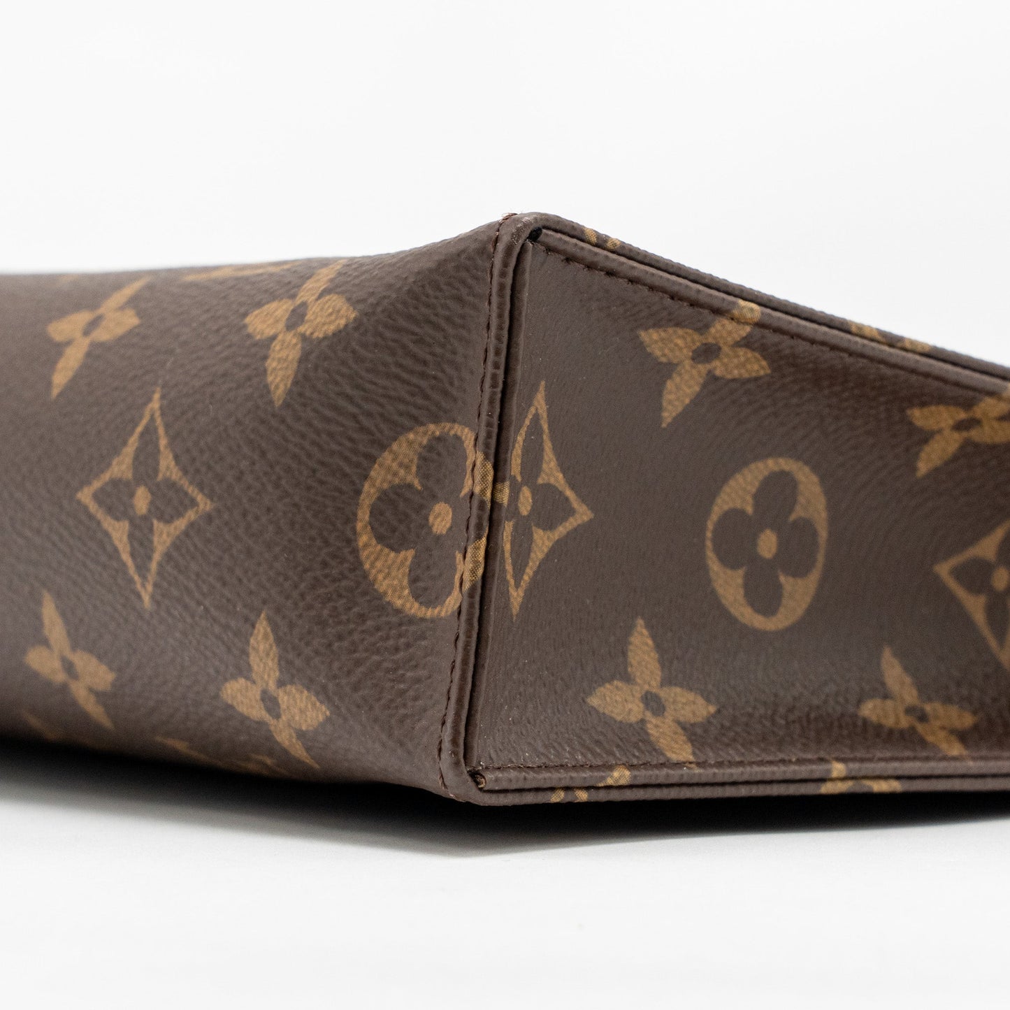 Louis Vuitton Toiletry Pochette 26 Monogram Canvas GHW