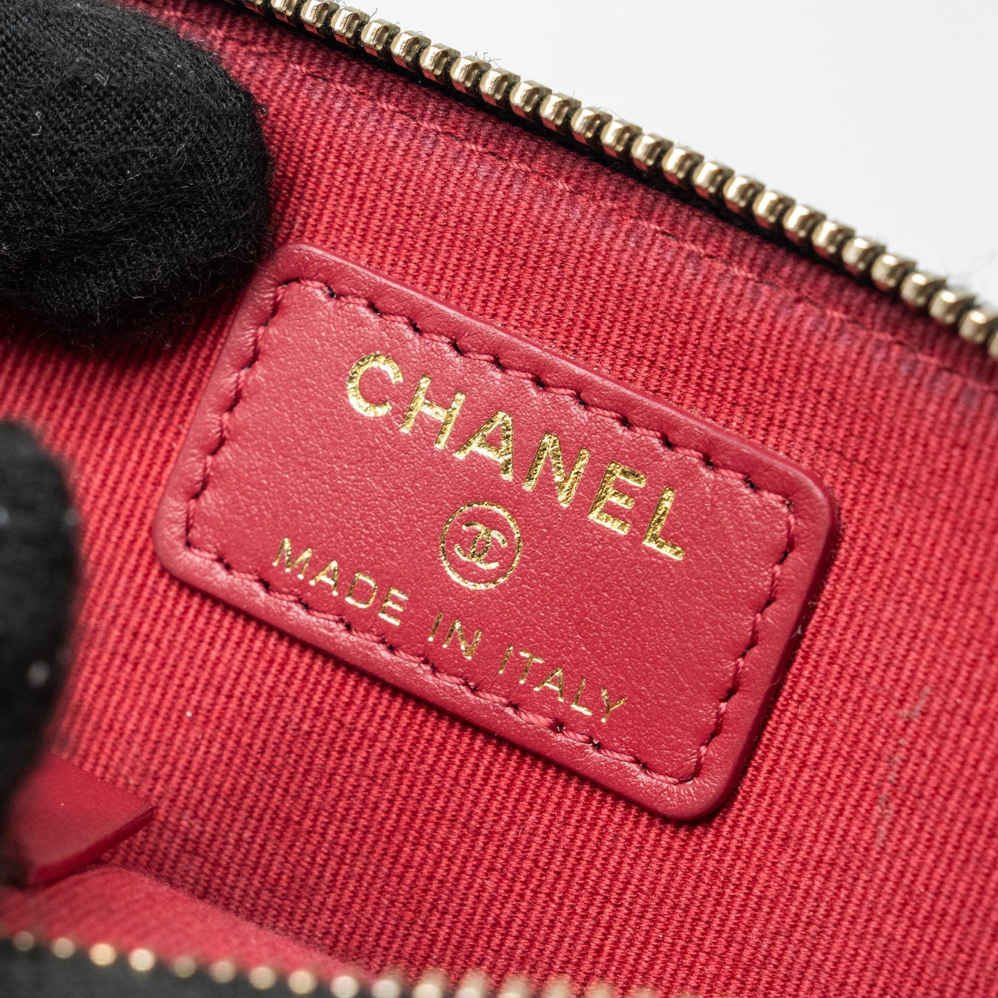 Chanel 19 zipped coin purse lambskin black GHW (Microchip)