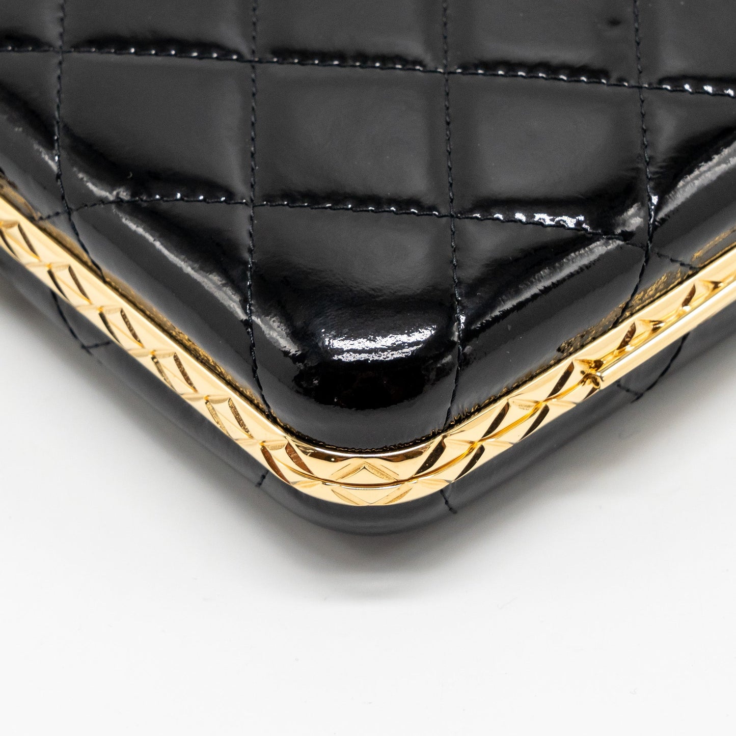 Chanel 21A CC Box with Chain Patent Black GHW