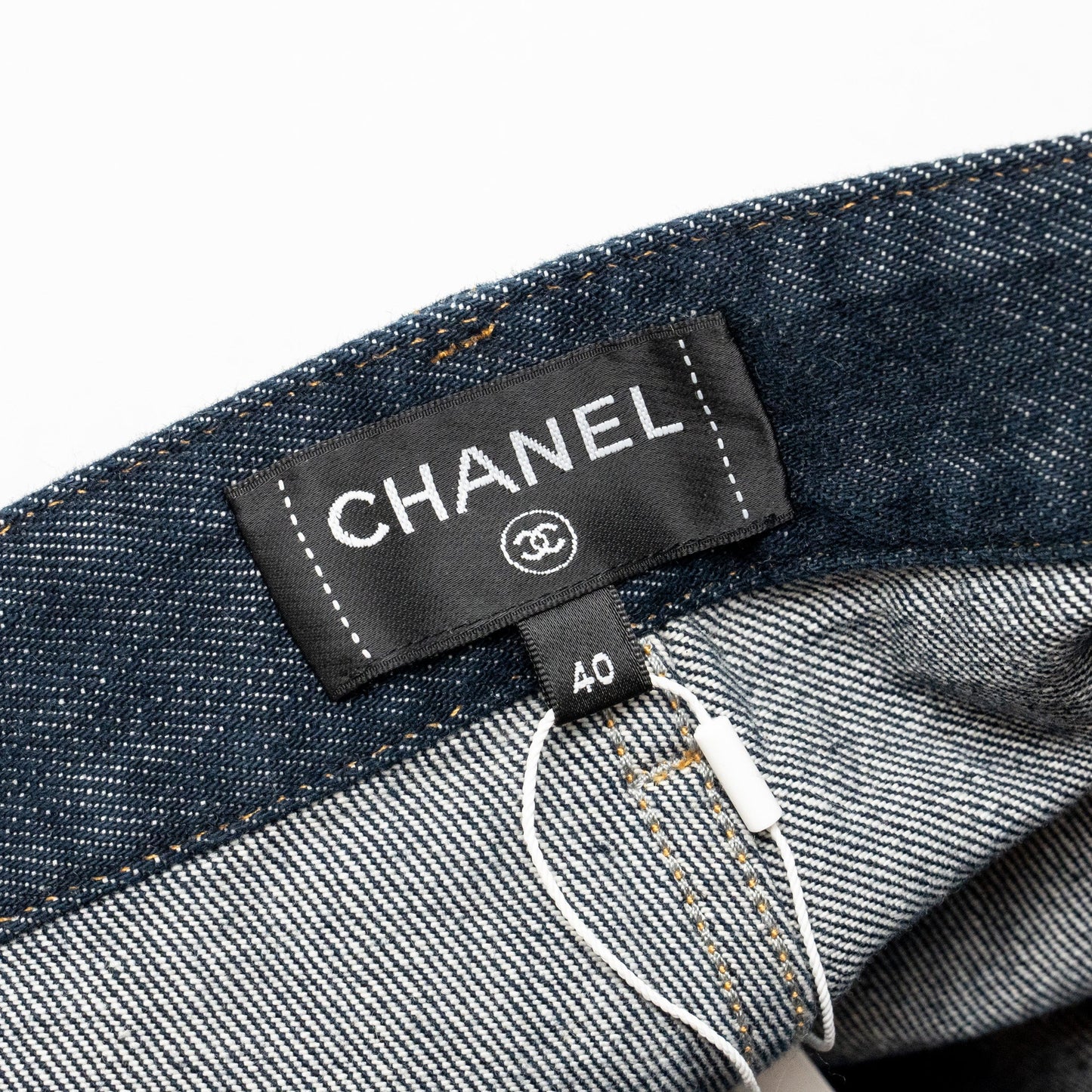 Chanel size 40 25C CC logo washed out denim Jeans