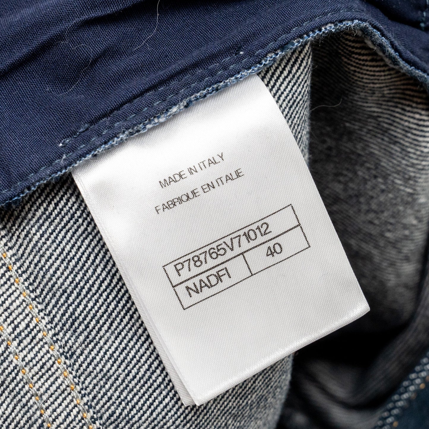 Chanel size 40 25C CC logo washed out denim Jeans