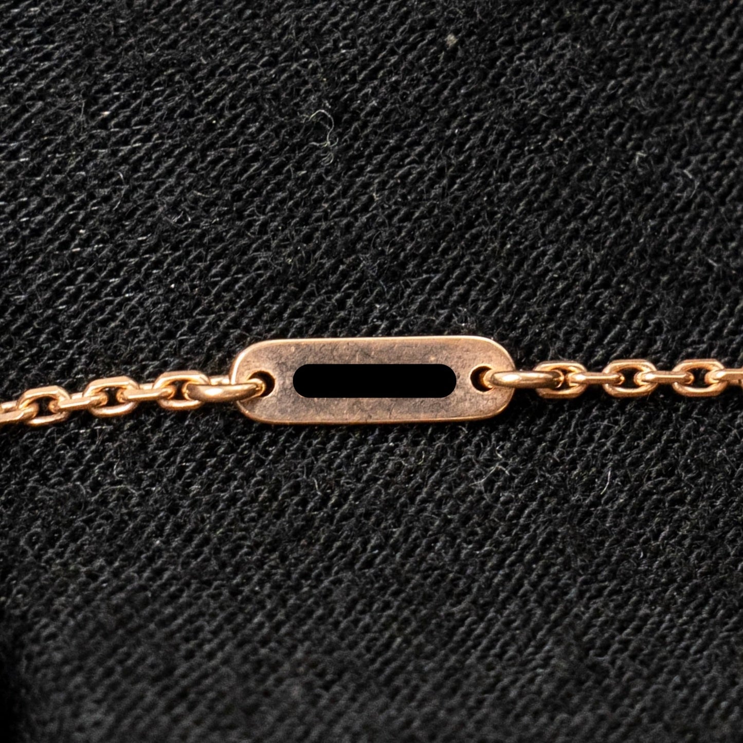 Van Cleef & Arpels Sweet Alhambra Pendant Rose Gold, Carnelian