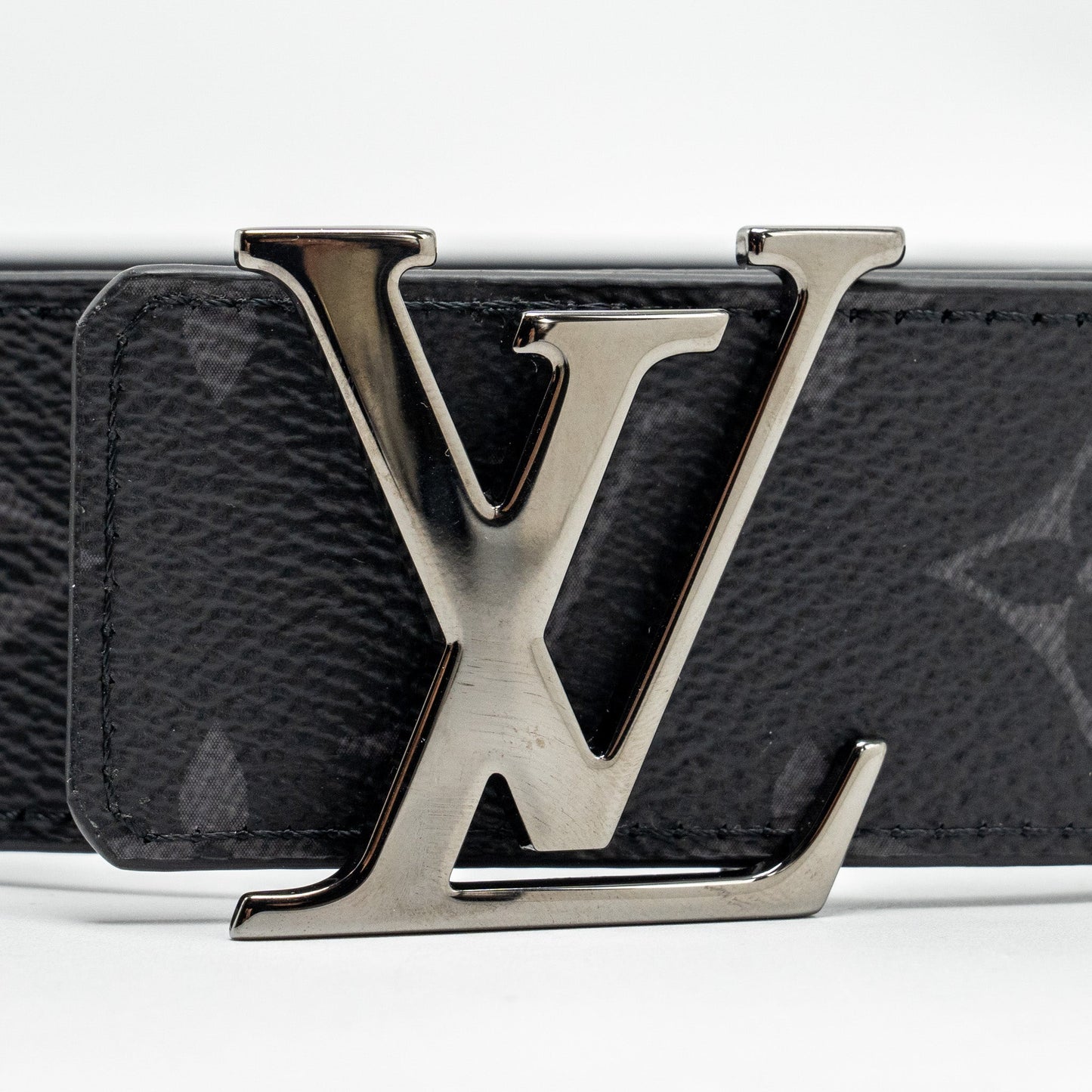 Louis Vuitton size 95 LV Initiales 40mm reversible belt black with dark ruthenium buckle