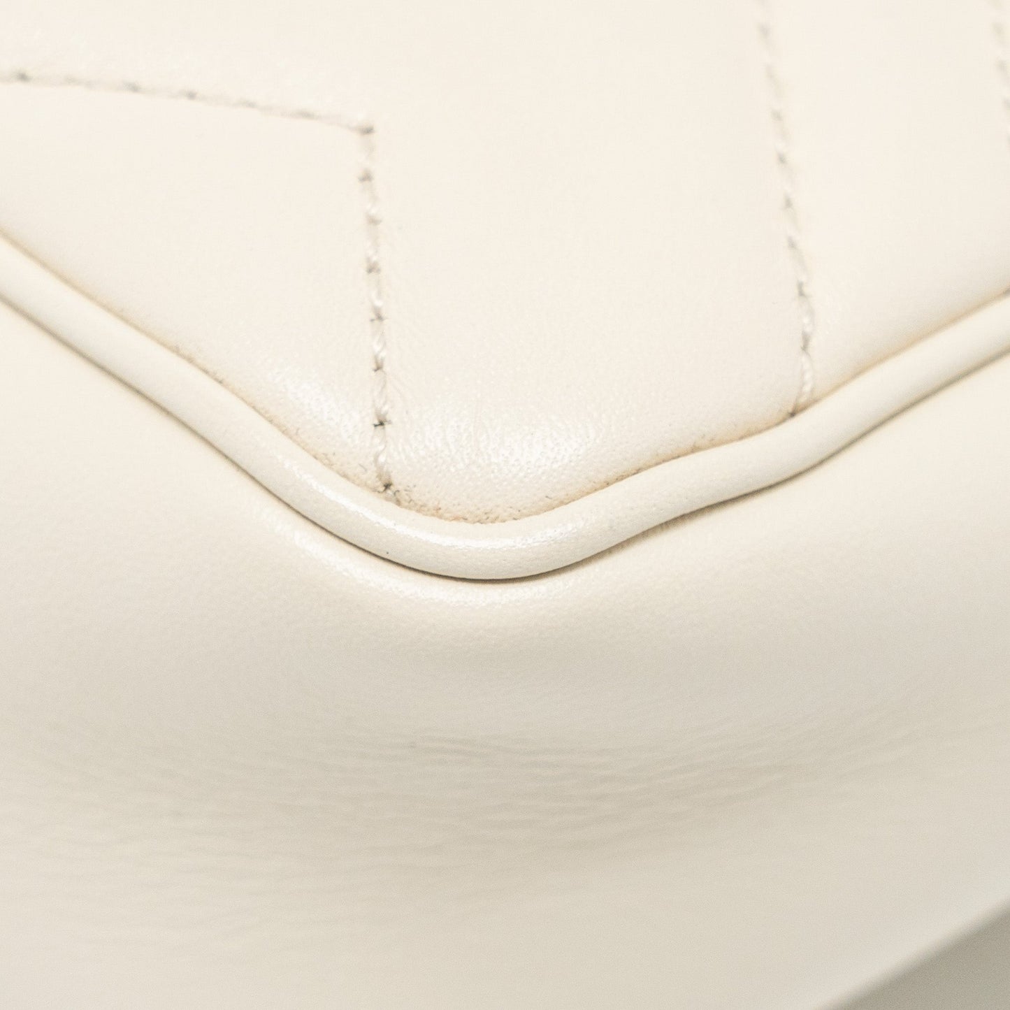 Gucci GG Marmont Super Mini Calfskin White GHW
