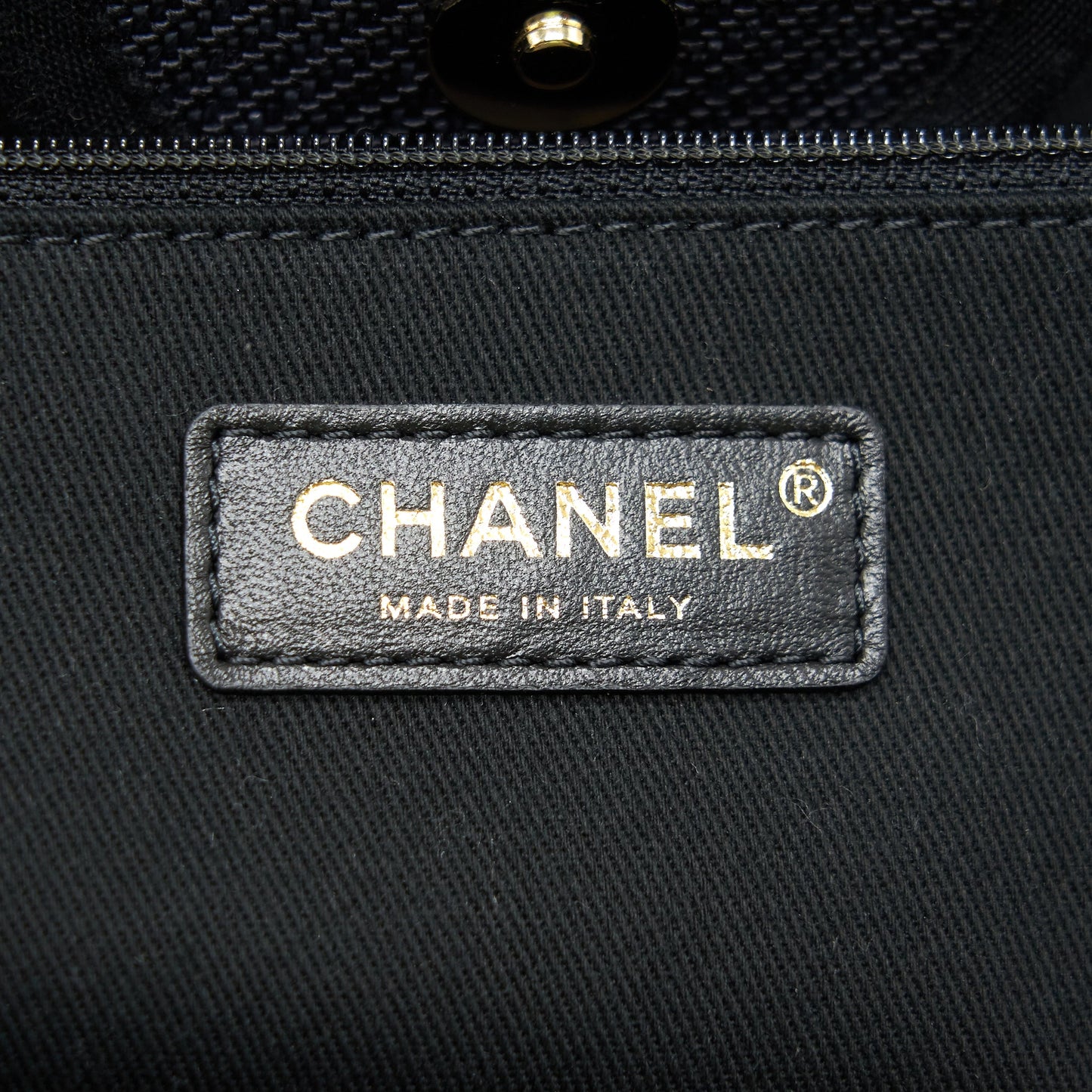 CHANEL MEDIUM DEAUVILLE TOTE IN BLACK GHW