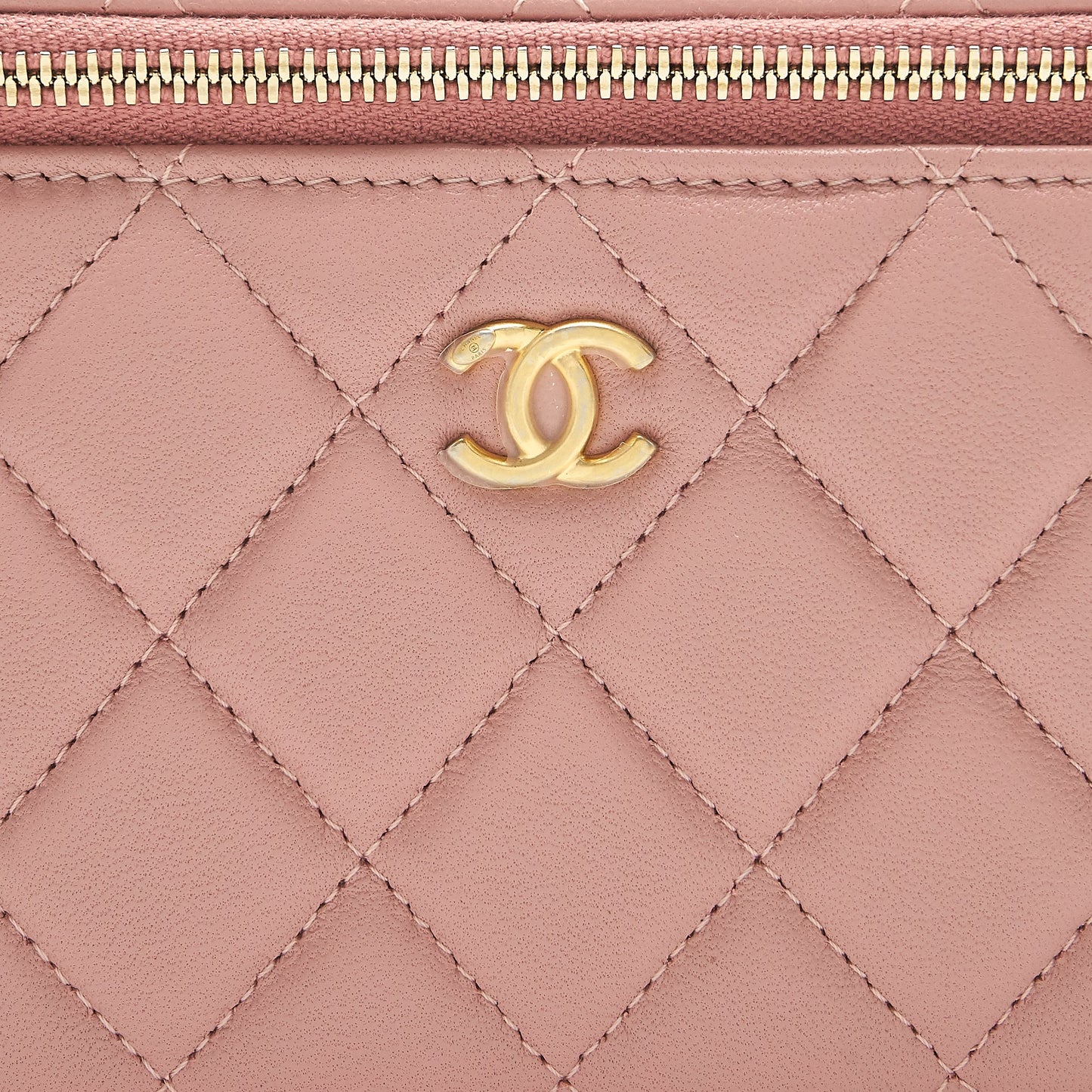 Chanel 21B Pearl Crush Long Vanity with Chain dark Pink GHW