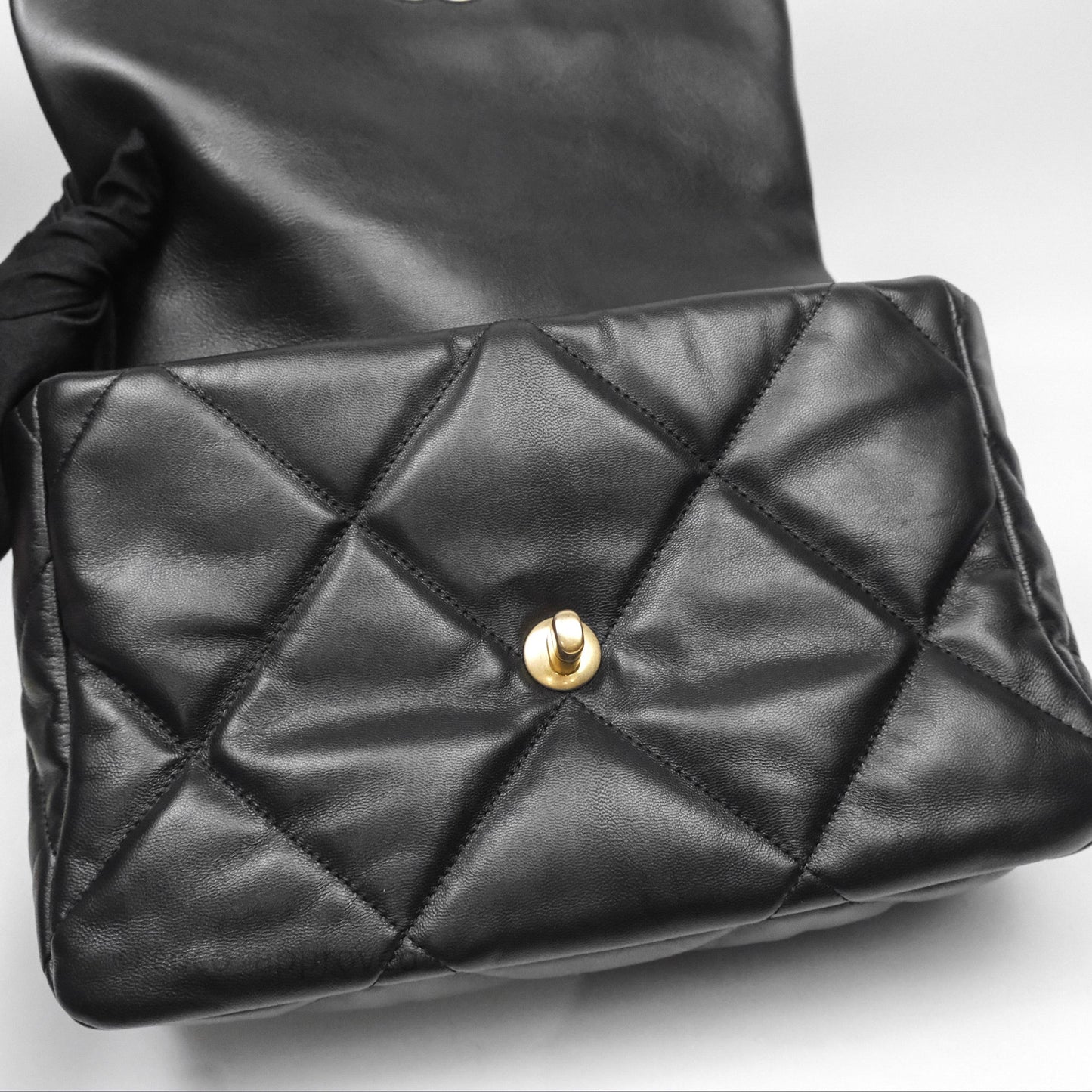 Chanel 19 Medium Black Mixed Hardware