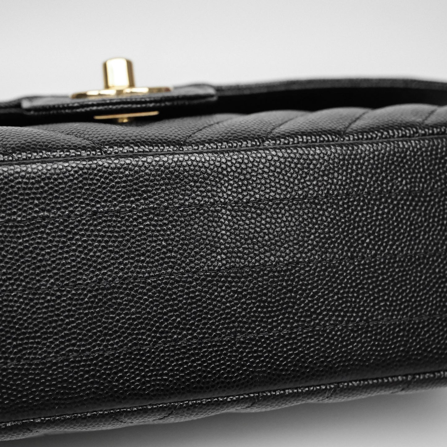Chanel Classic M/L Medium Flap Chevron Black Caviar Gold Hardware