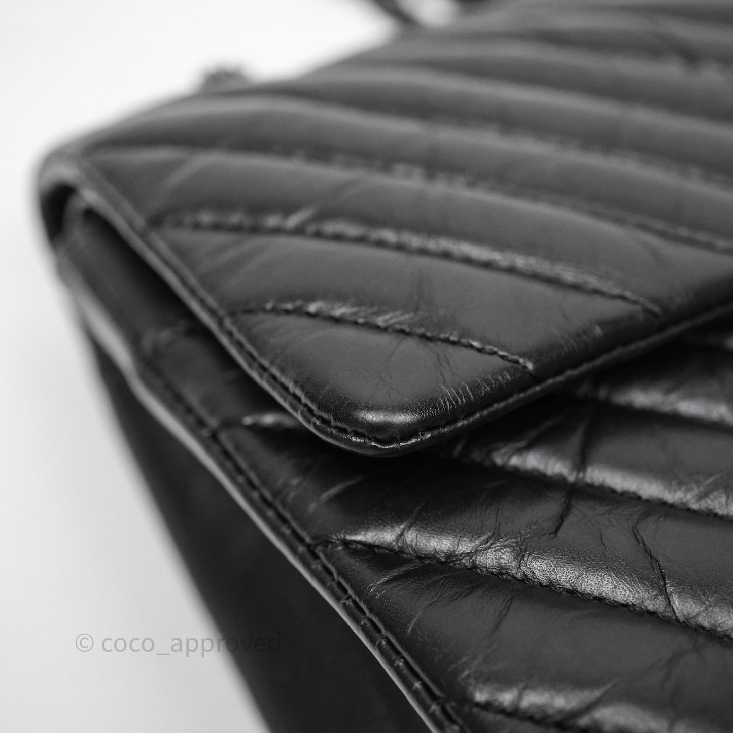 Chanel Reissue 225 Chevron Aged Calfskin So Black