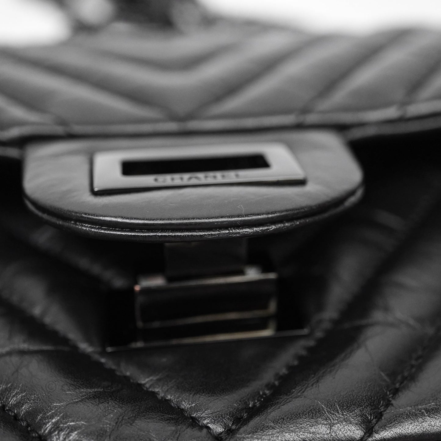 Chanel Reissue 225 Chevron Aged Calfskin So Black