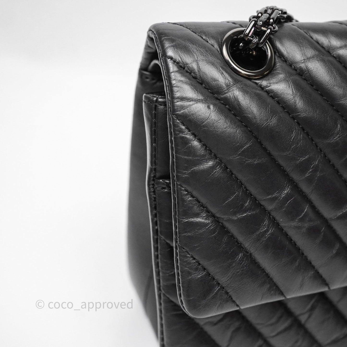 Chanel Reissue 225 Chevron Aged Calfskin So Black